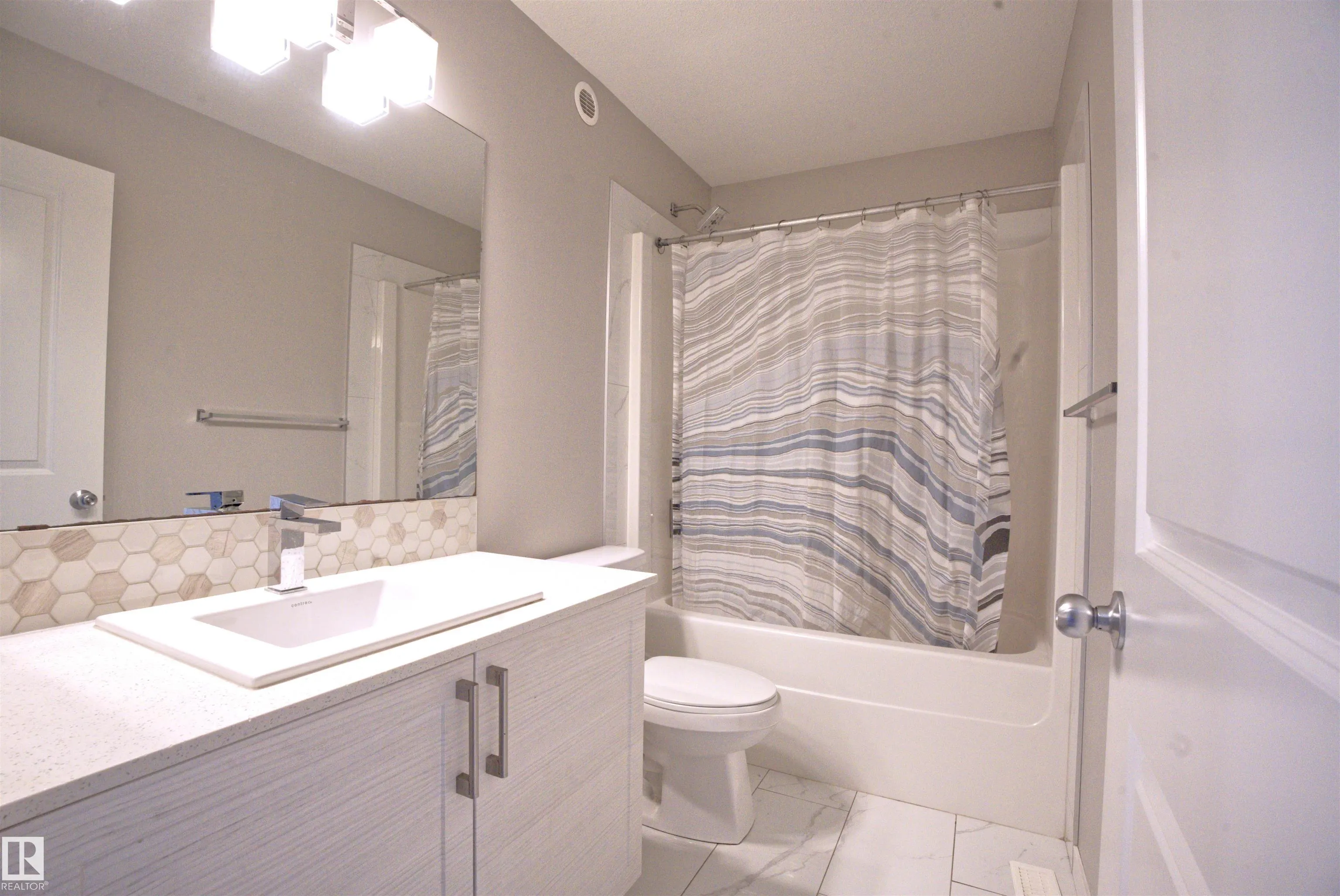 3327 PARKER Loop