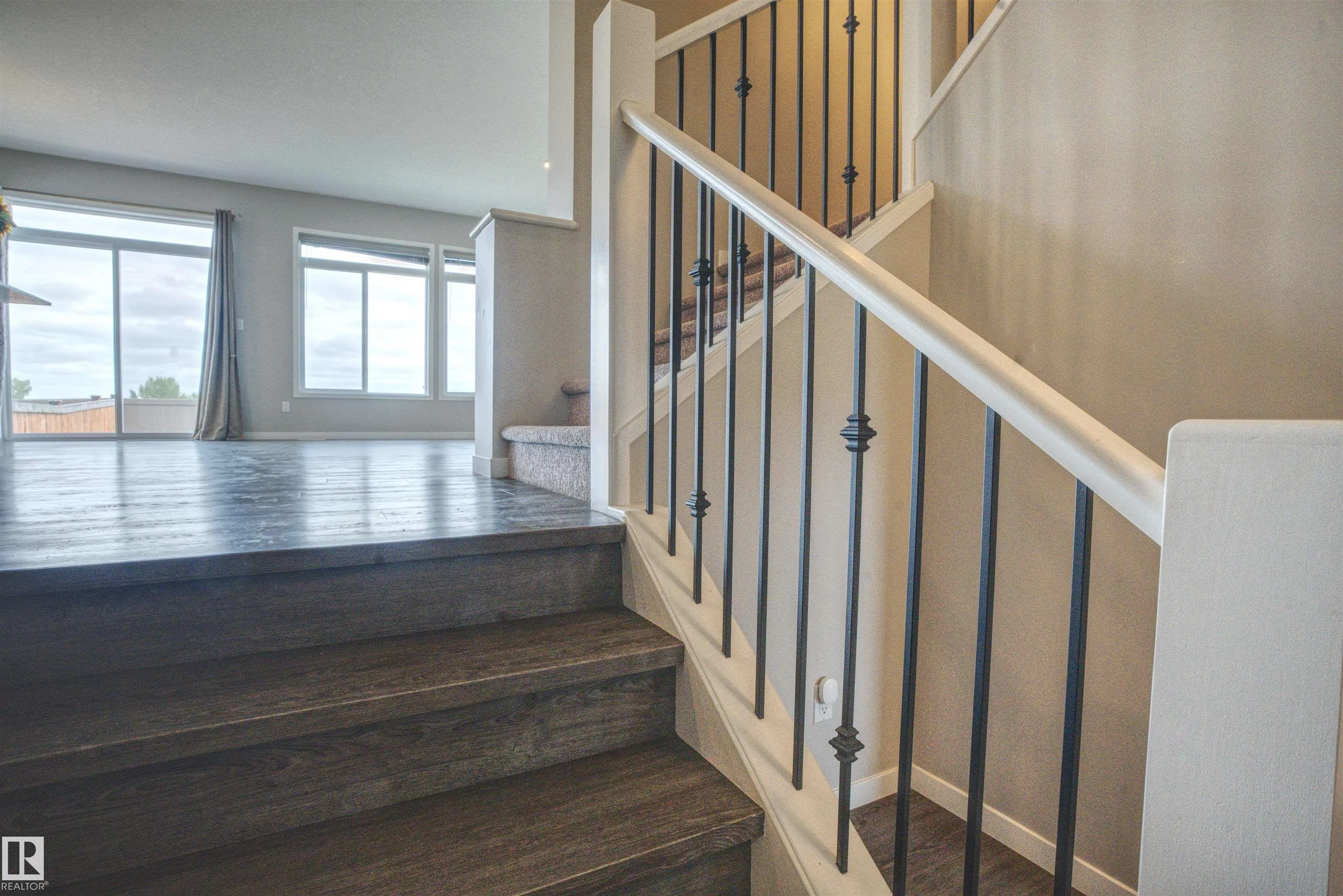 3327 PARKER Loop