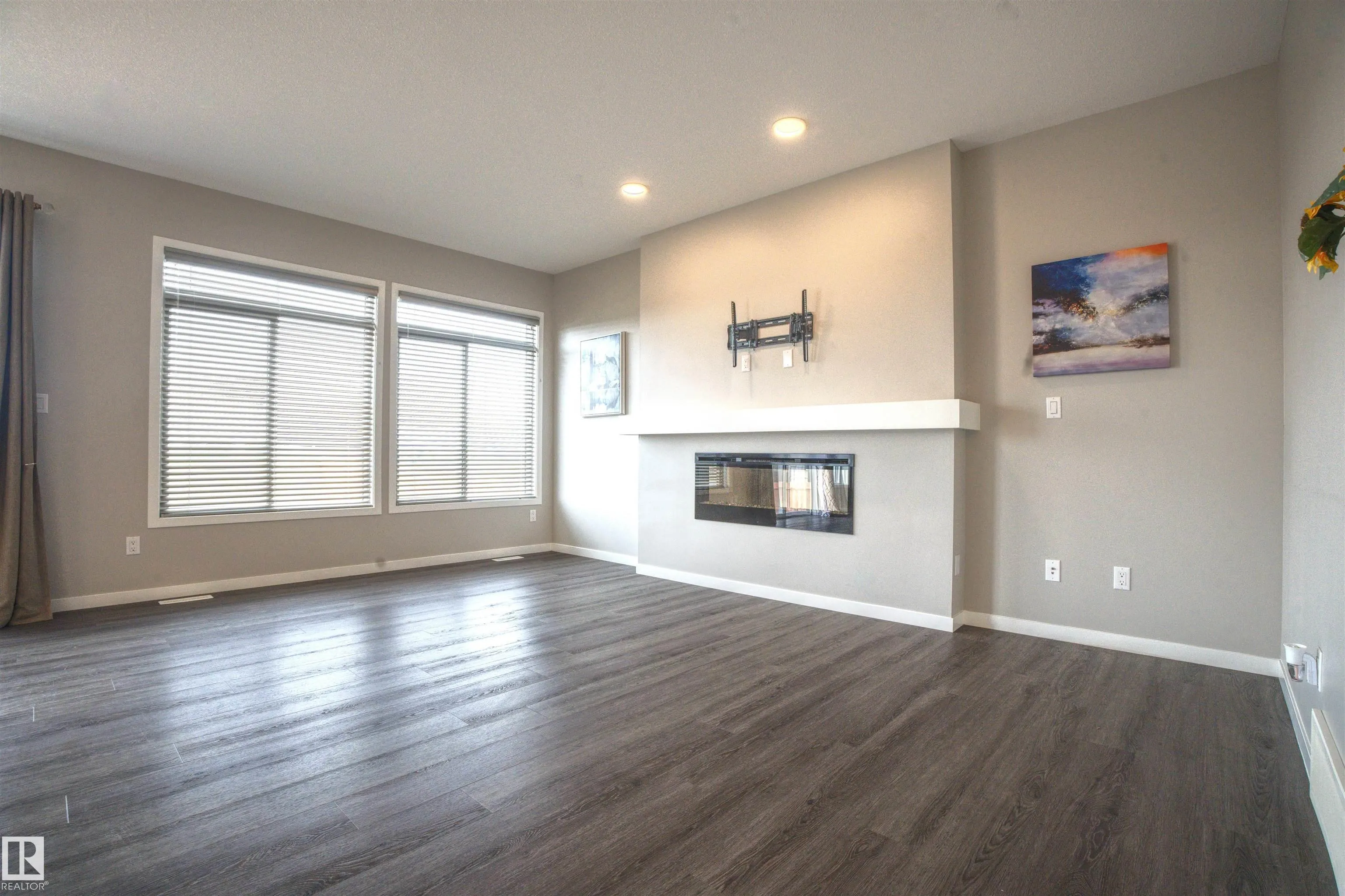 3327 PARKER Loop
