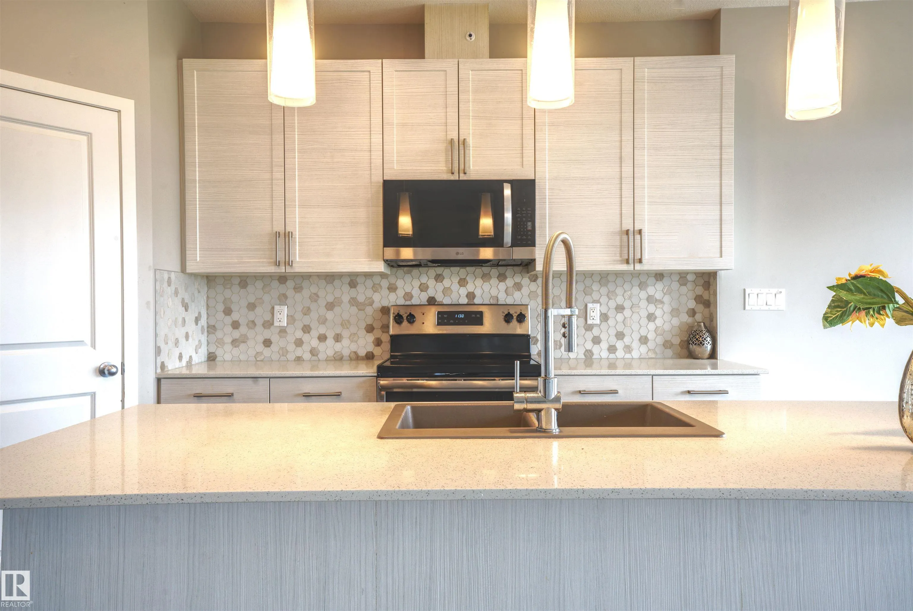 3327 PARKER Loop