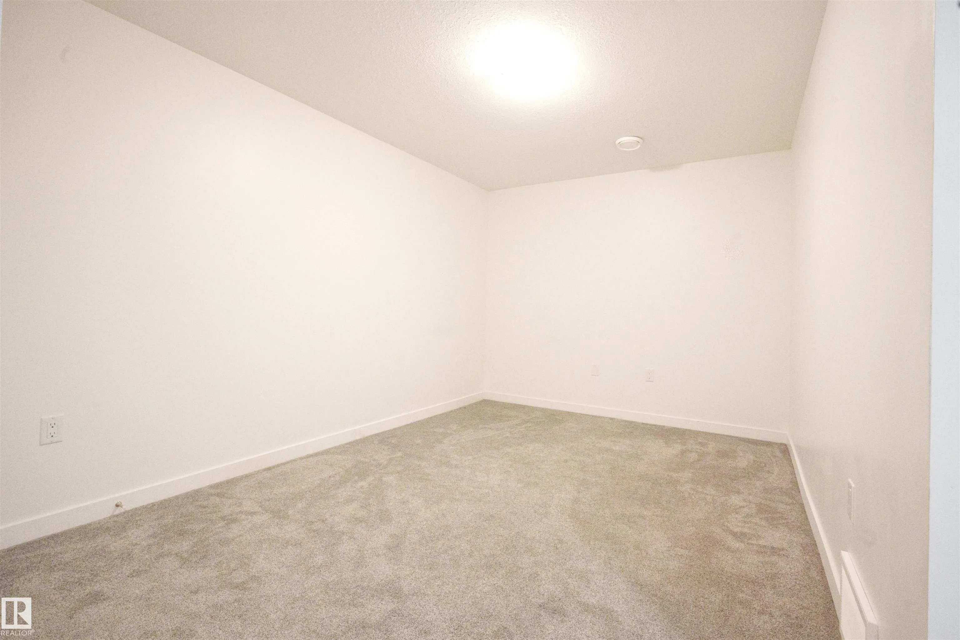 3327 PARKER Loop
