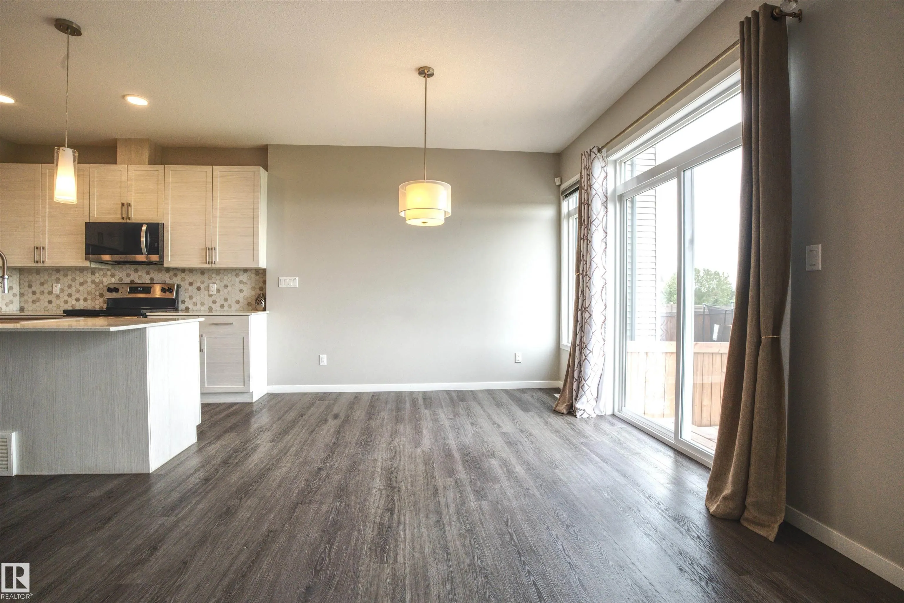 3327 PARKER Loop