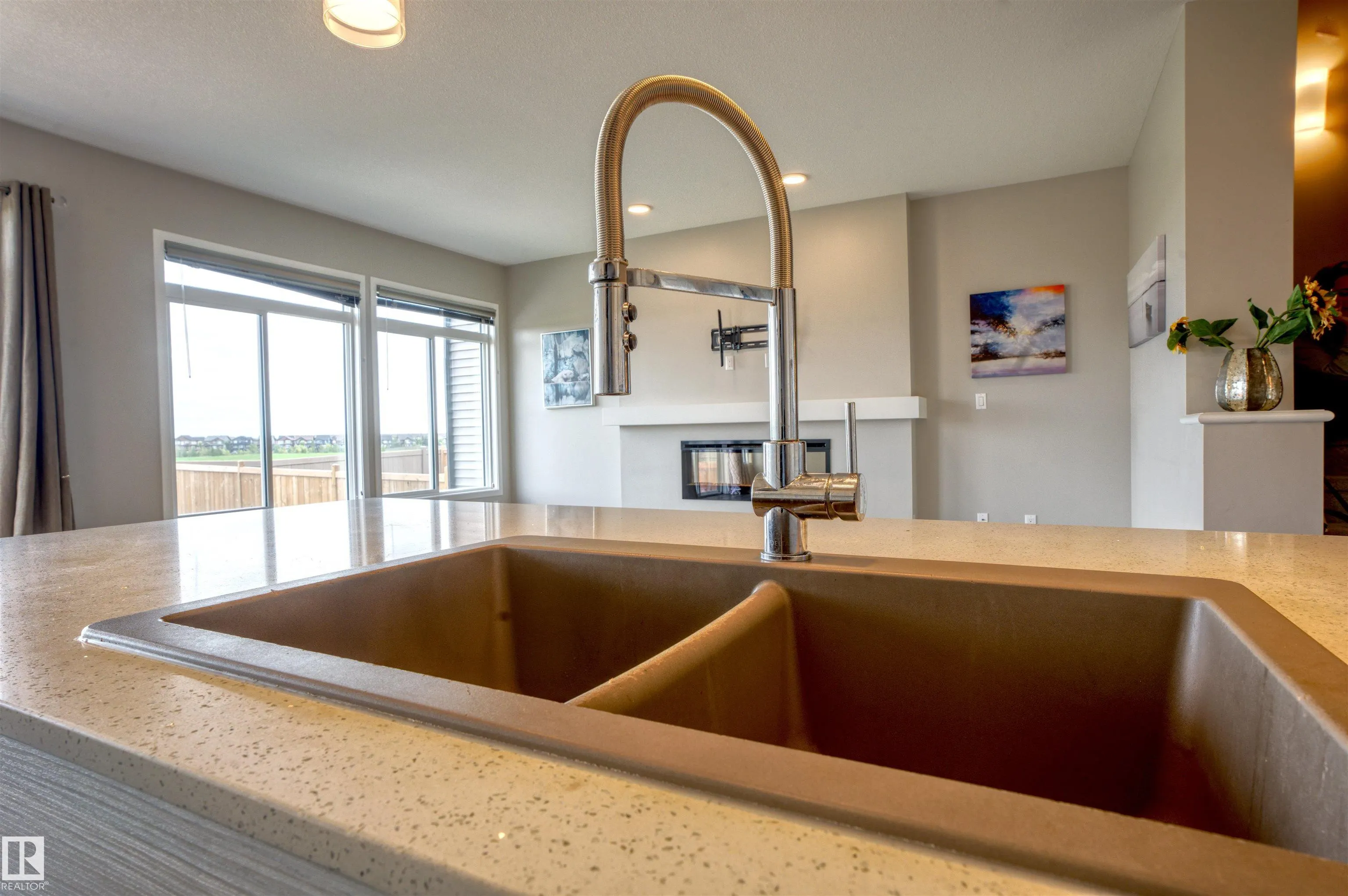 3327 PARKER Loop