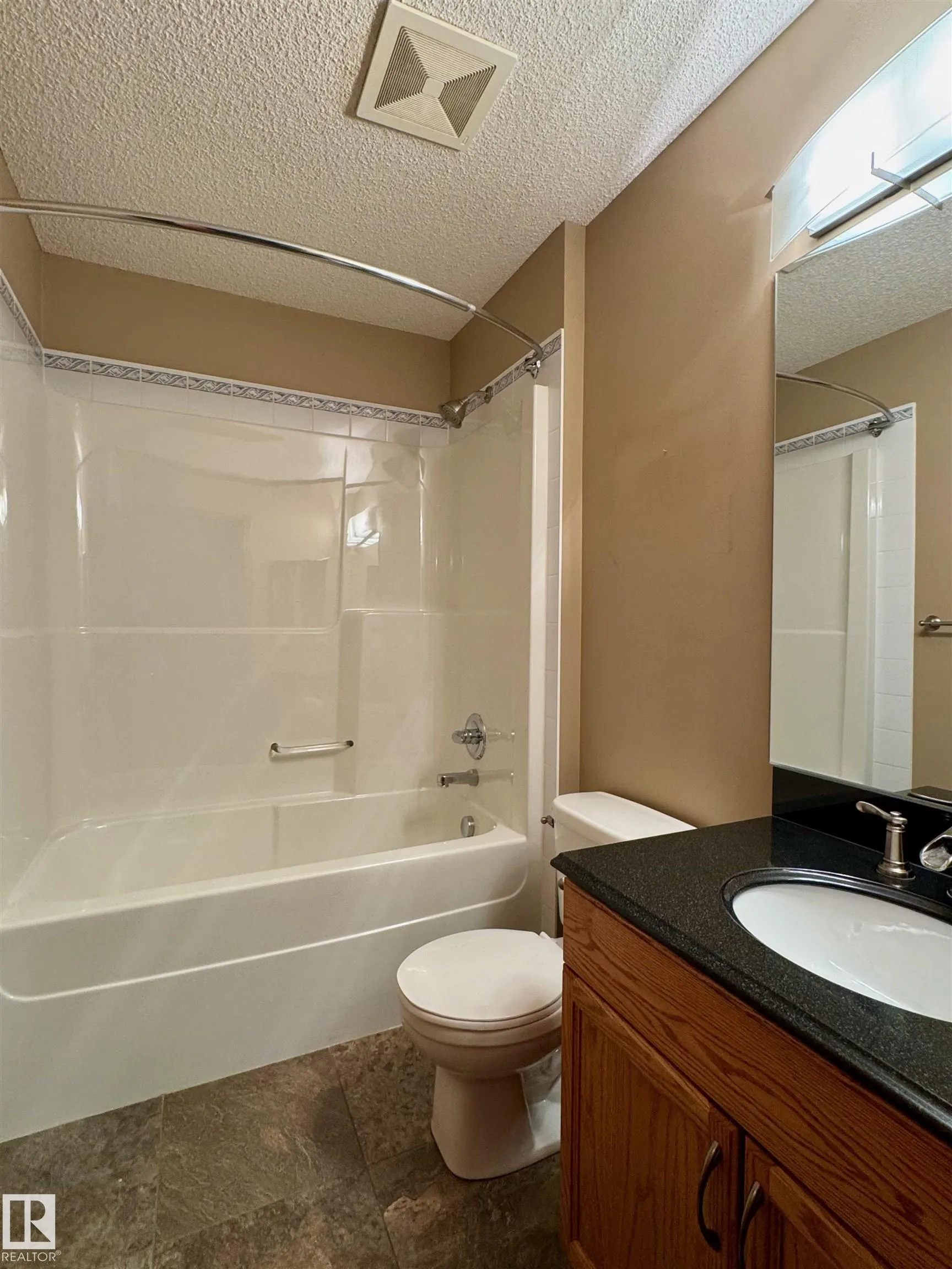 17 WOODHAVEN Close