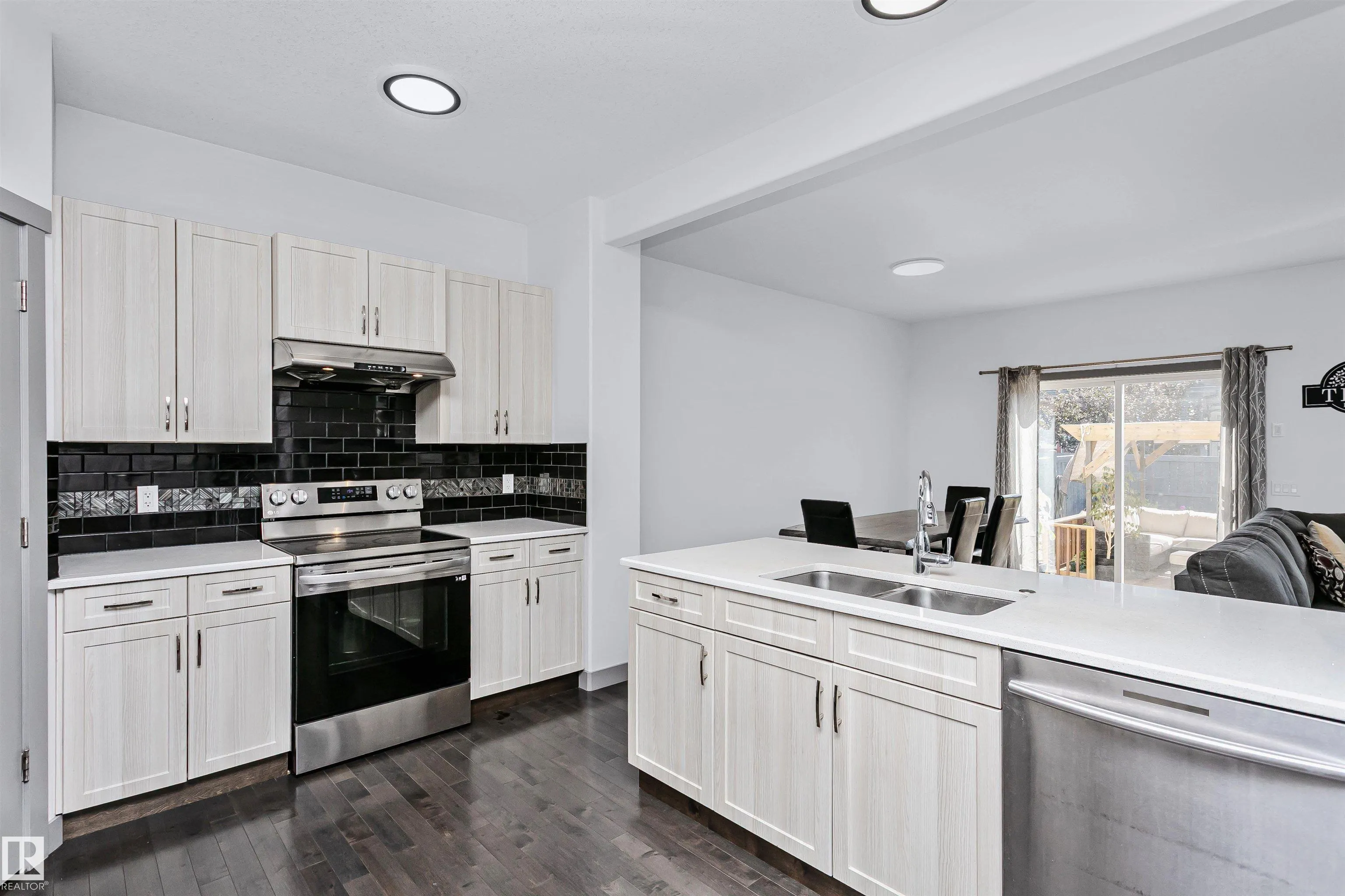 7703 GETTY Wynd