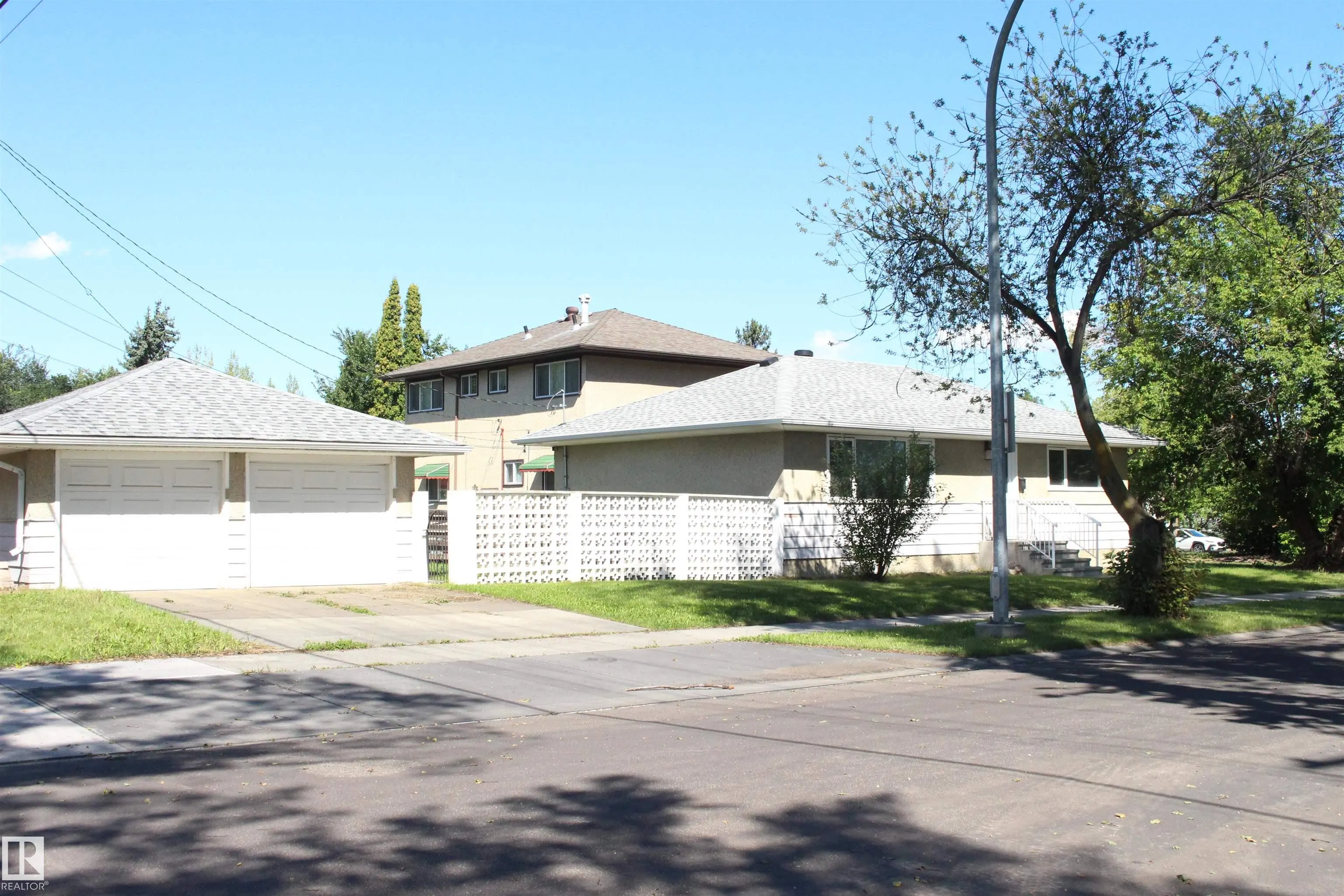 7504 77 Avenue