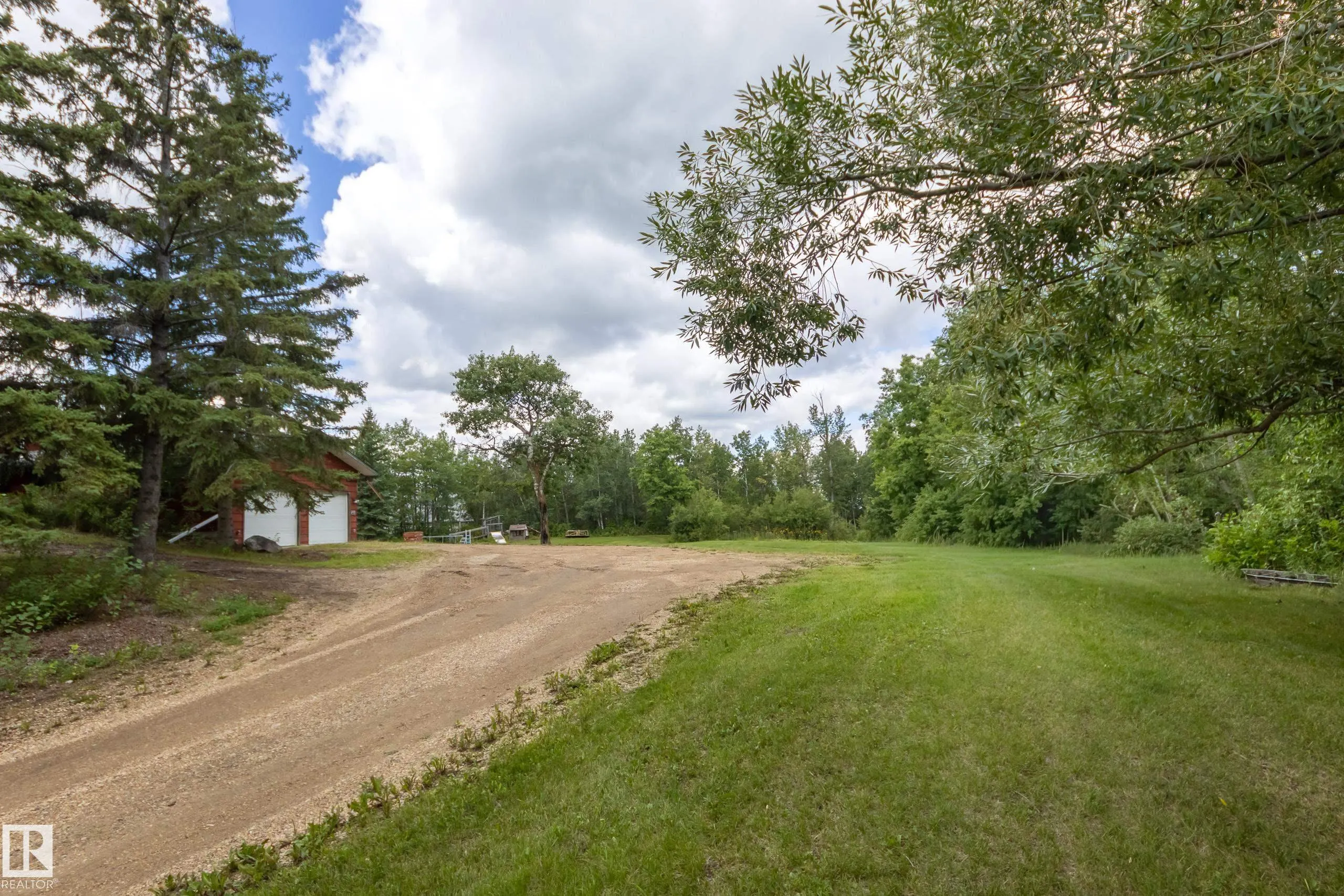 52152 RGE ROAD 225