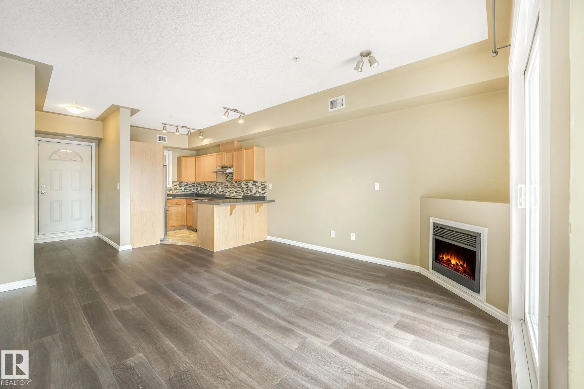 10606 102 Avenue