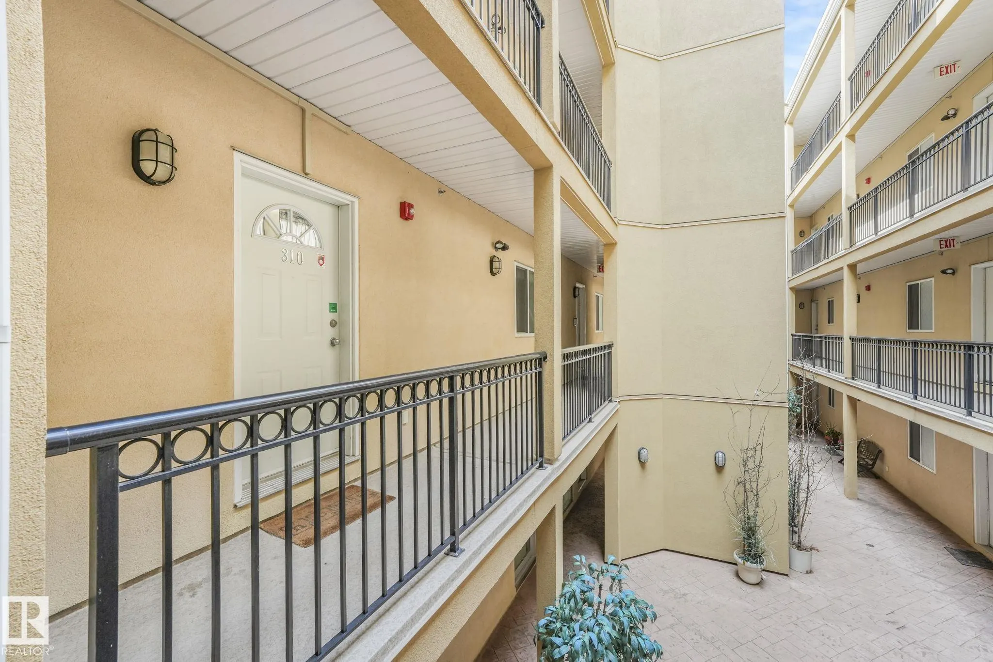 10606 102 Avenue
