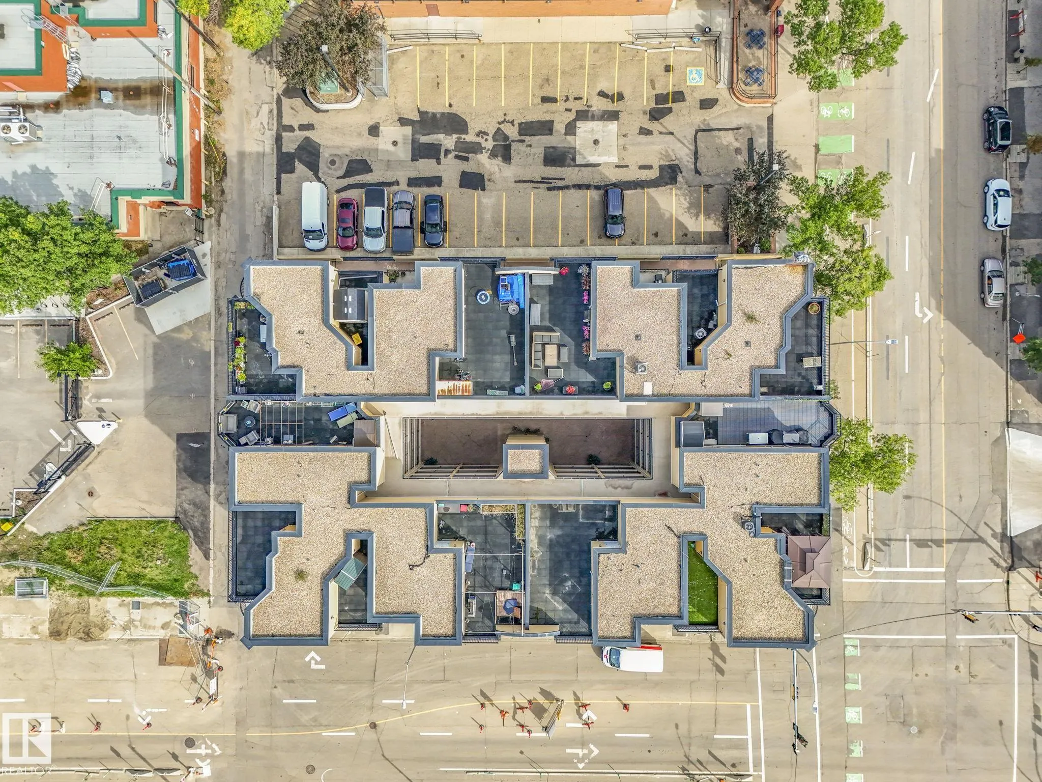 10606 102 Avenue