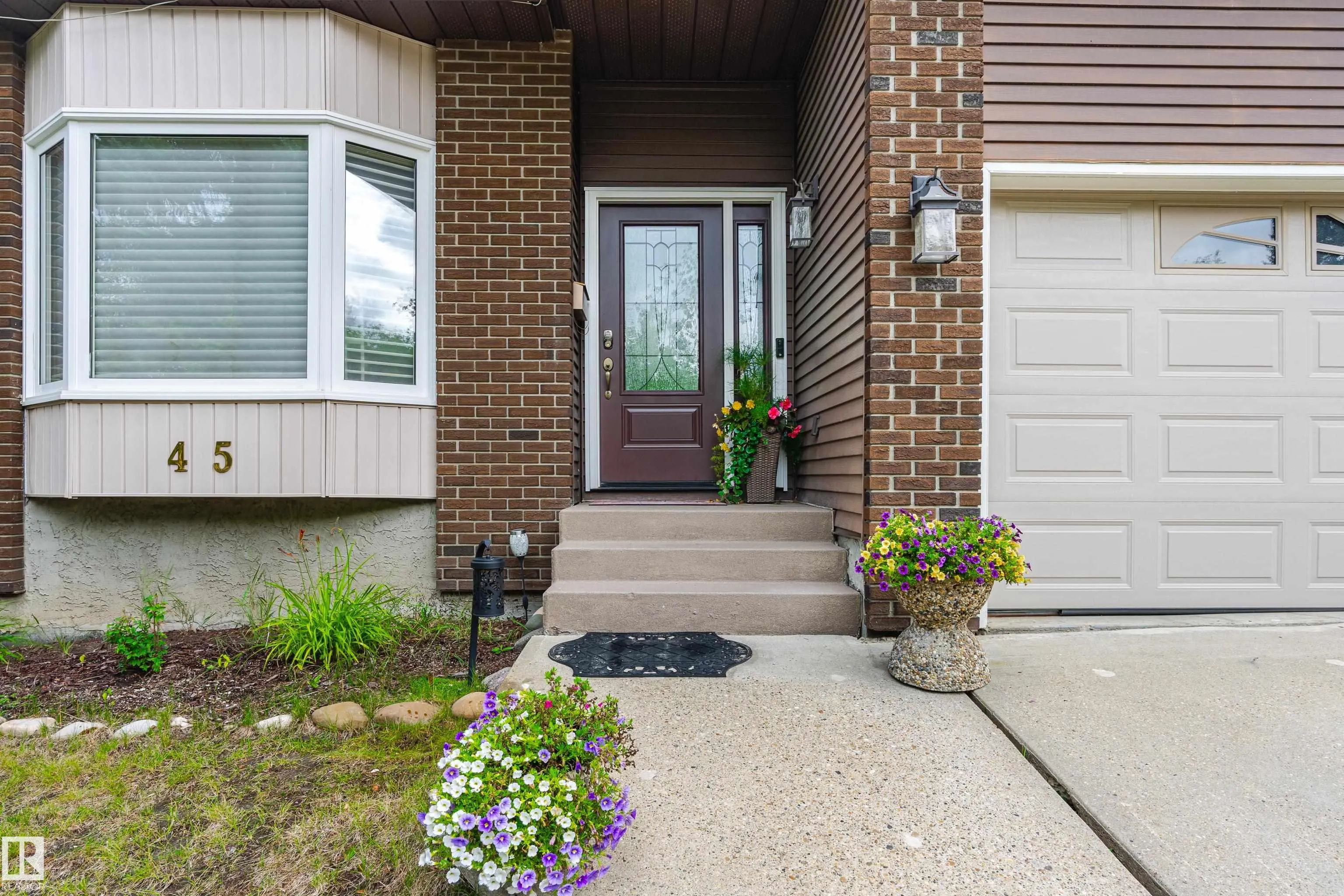 45 WENTWORTH Crescent