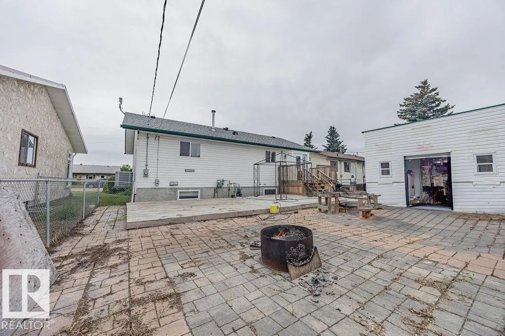 5026 53 Ave