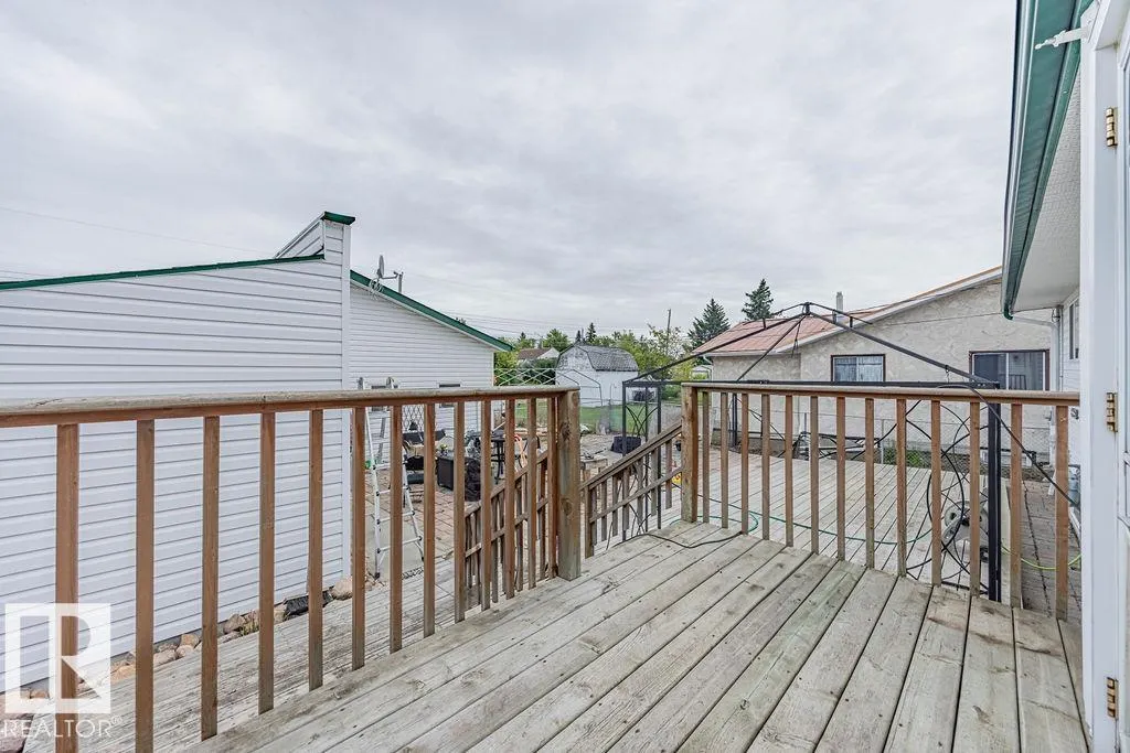 5026 53 Ave