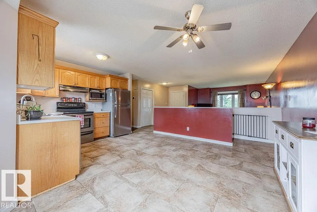 5026 53 Ave