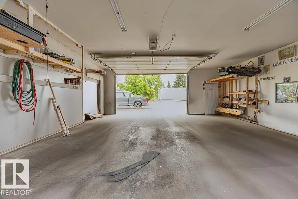 5026 53 Ave