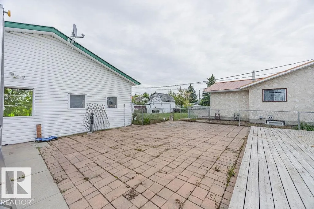 5026 53 Ave