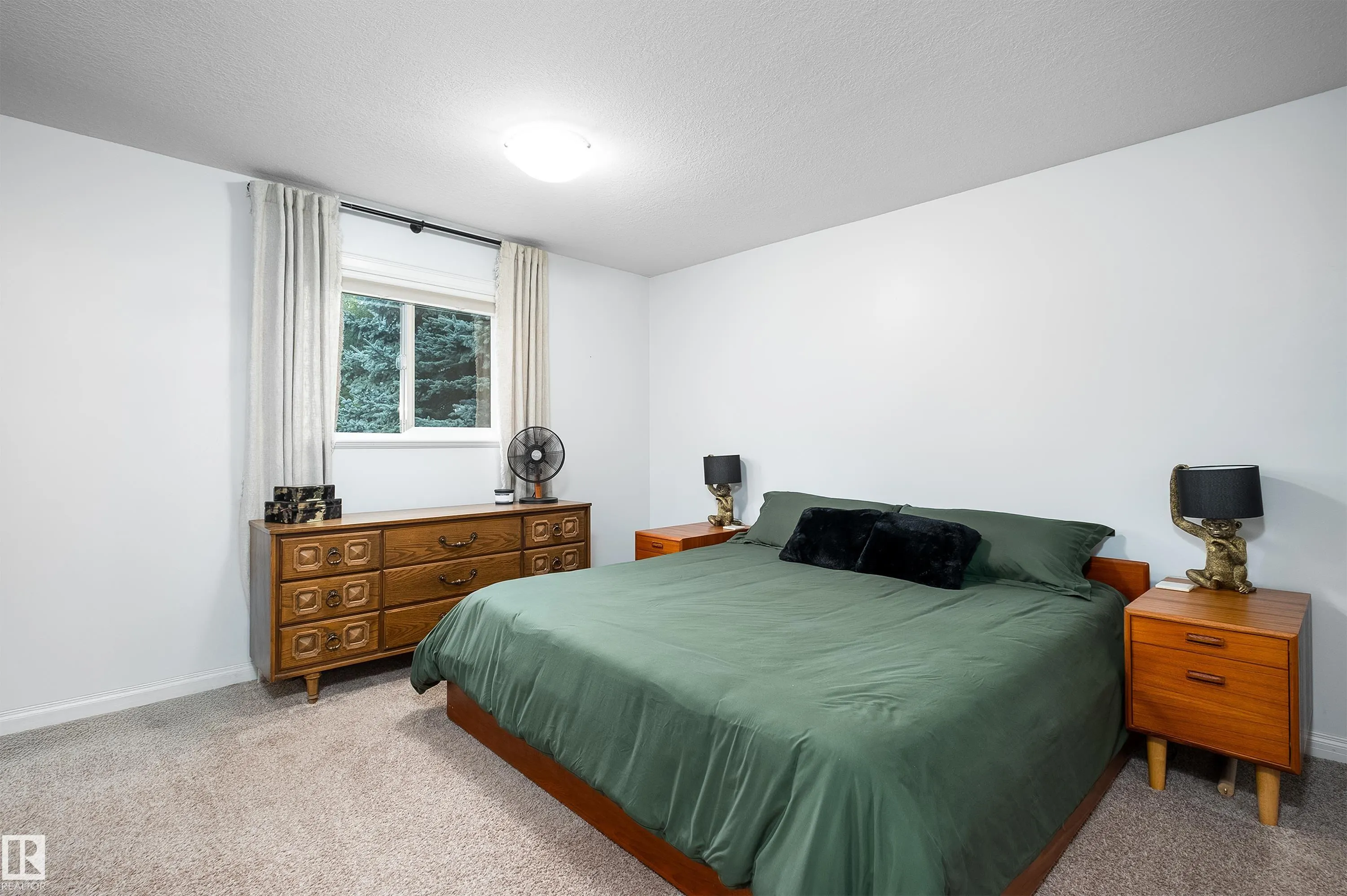 6 GOSSETT Place