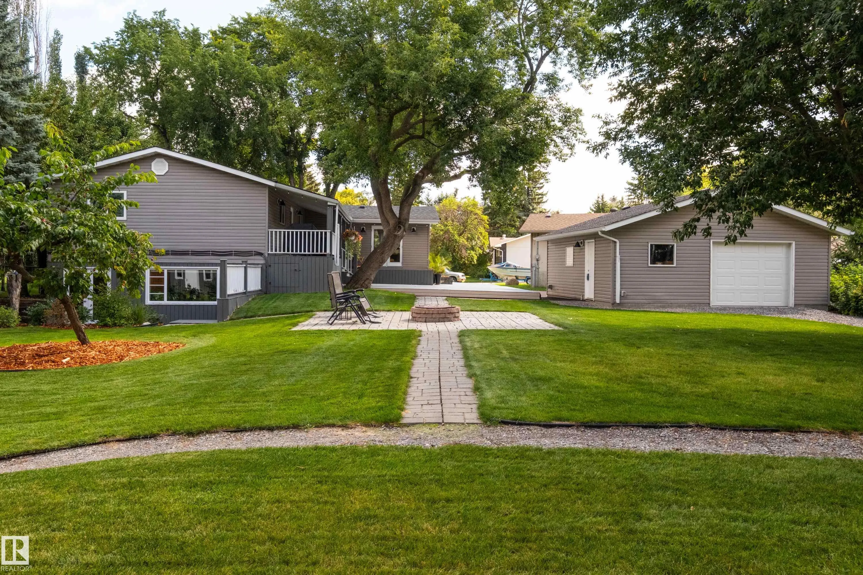 6 GOSSETT Place