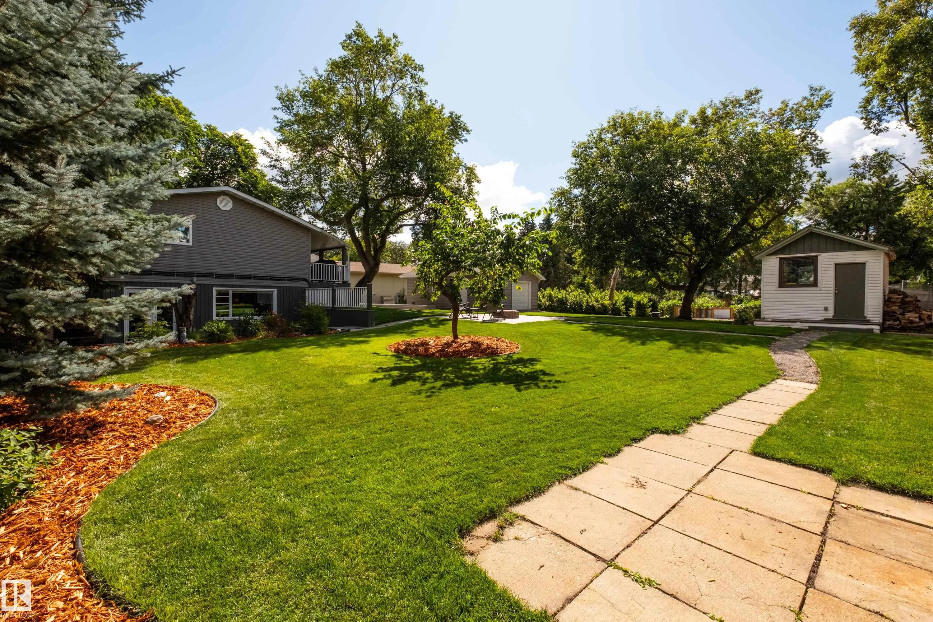 6 GOSSETT Place