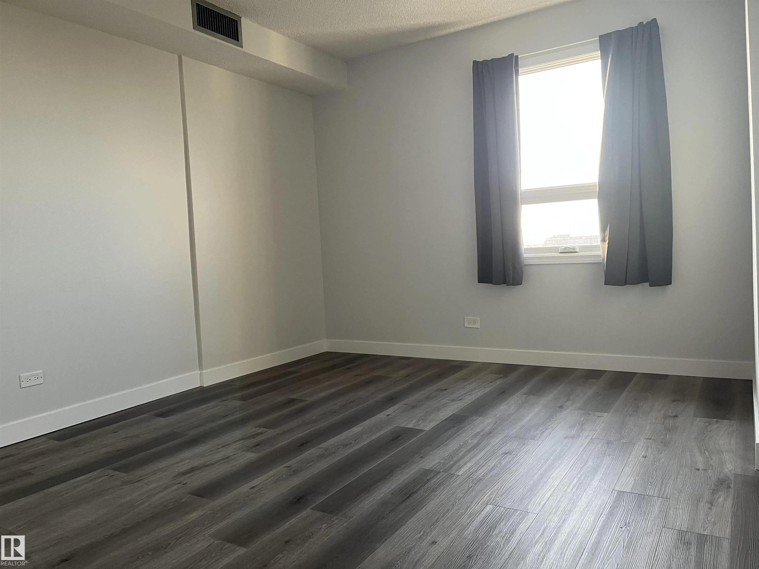 10140 120 Street