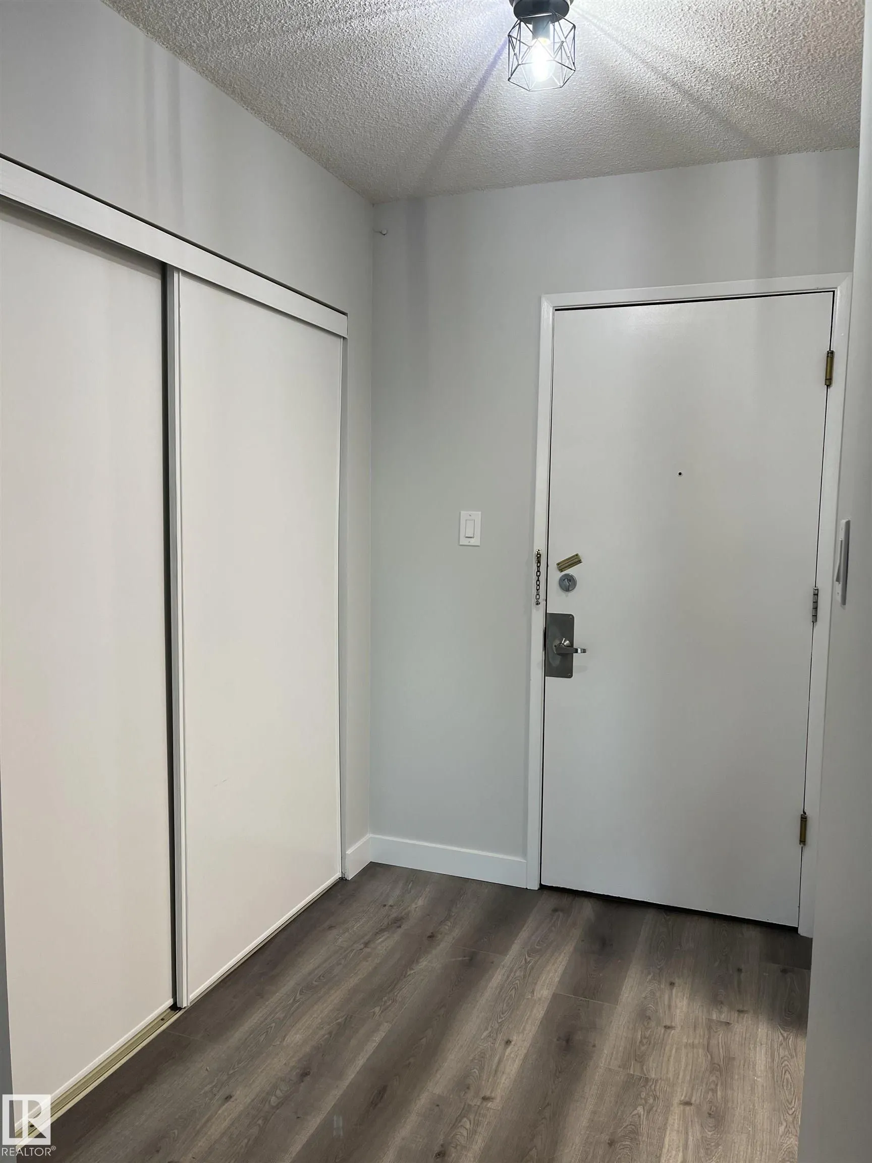 10140 120 Street