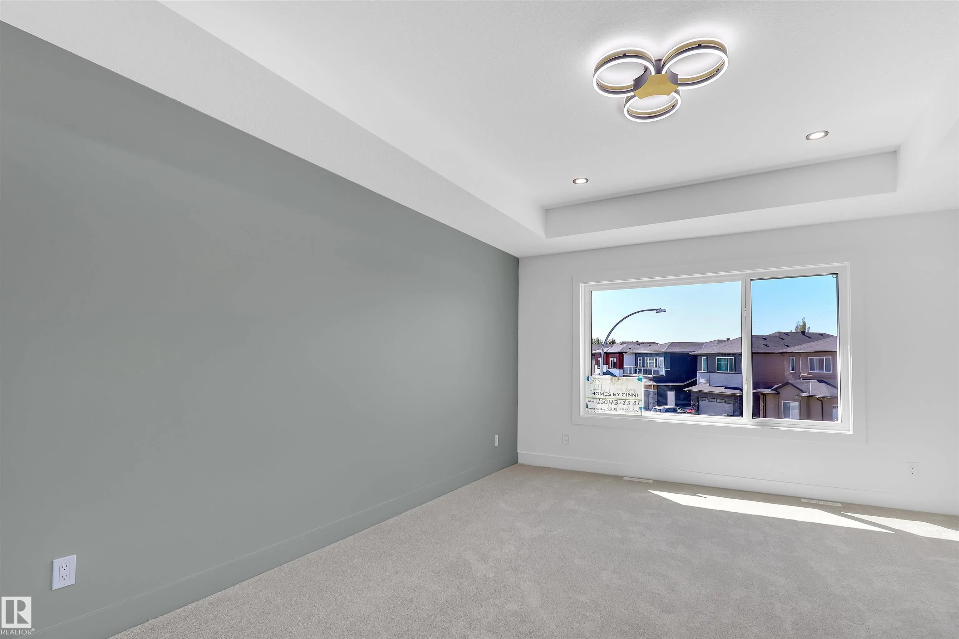 15043 15 Street