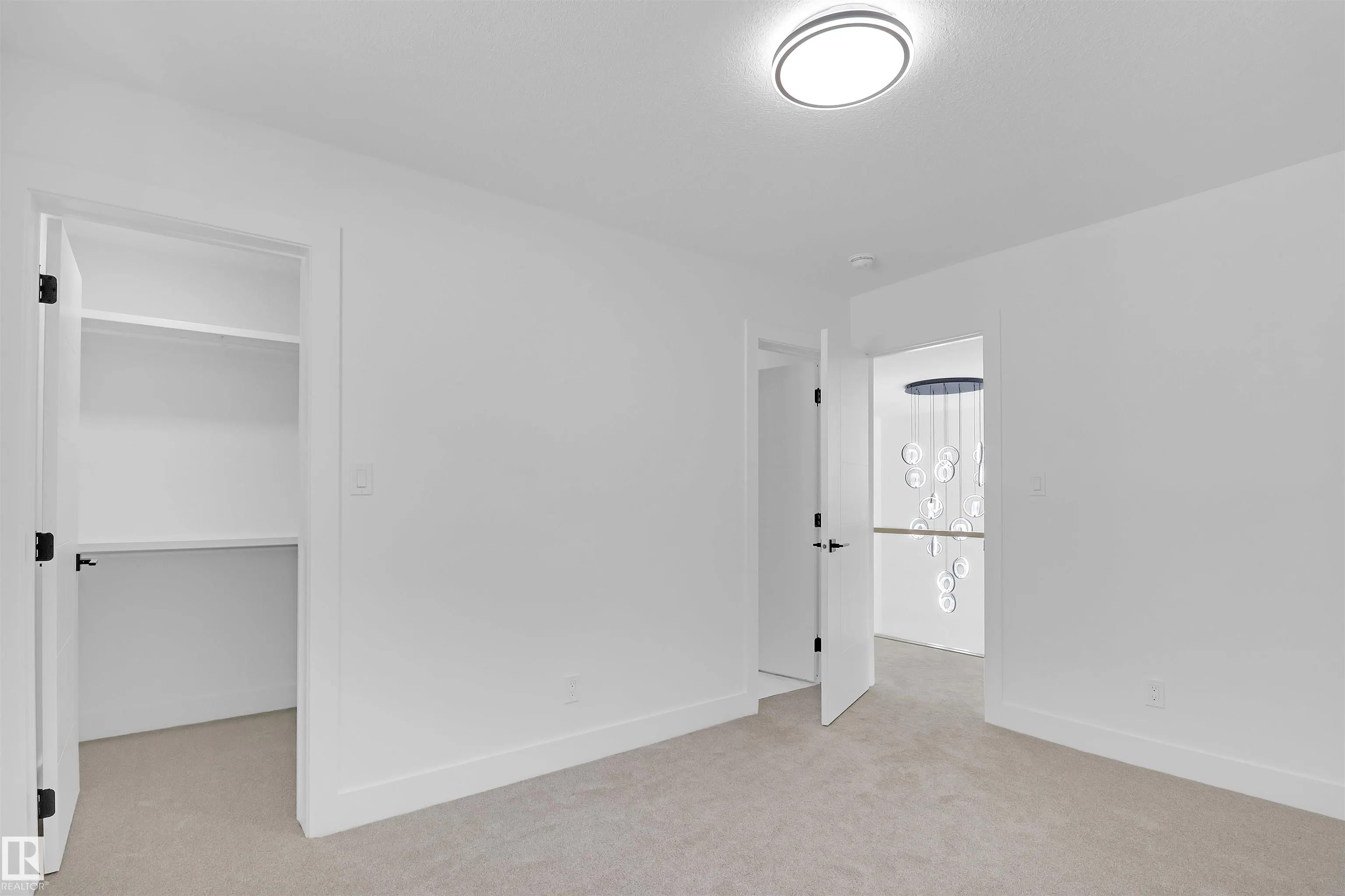 15043 15 Street