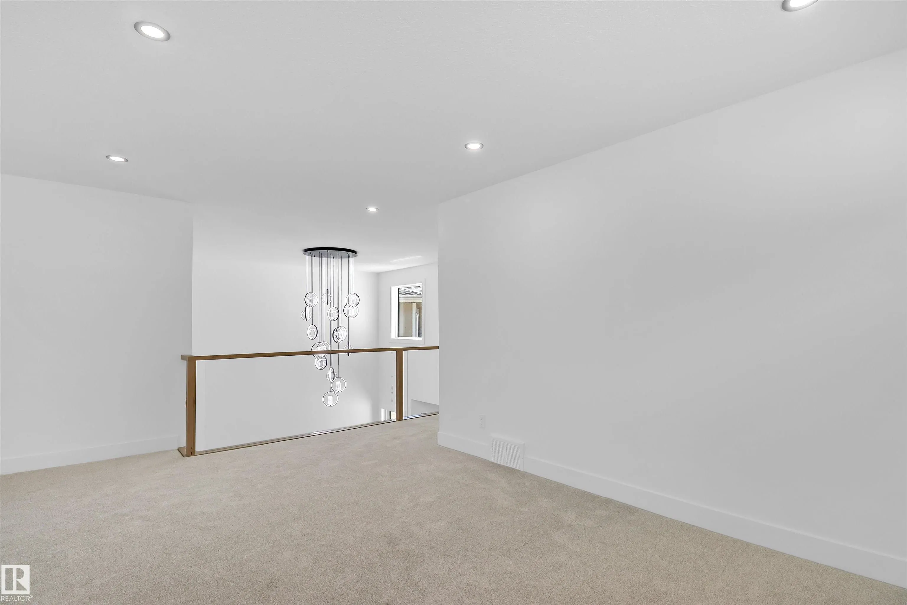 15043 15 Street