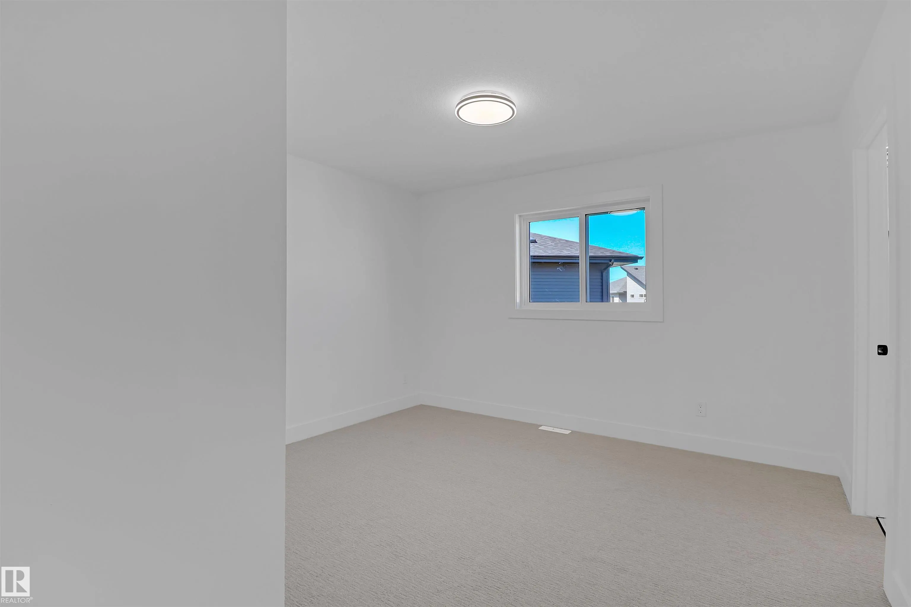 1504 151 Avenue