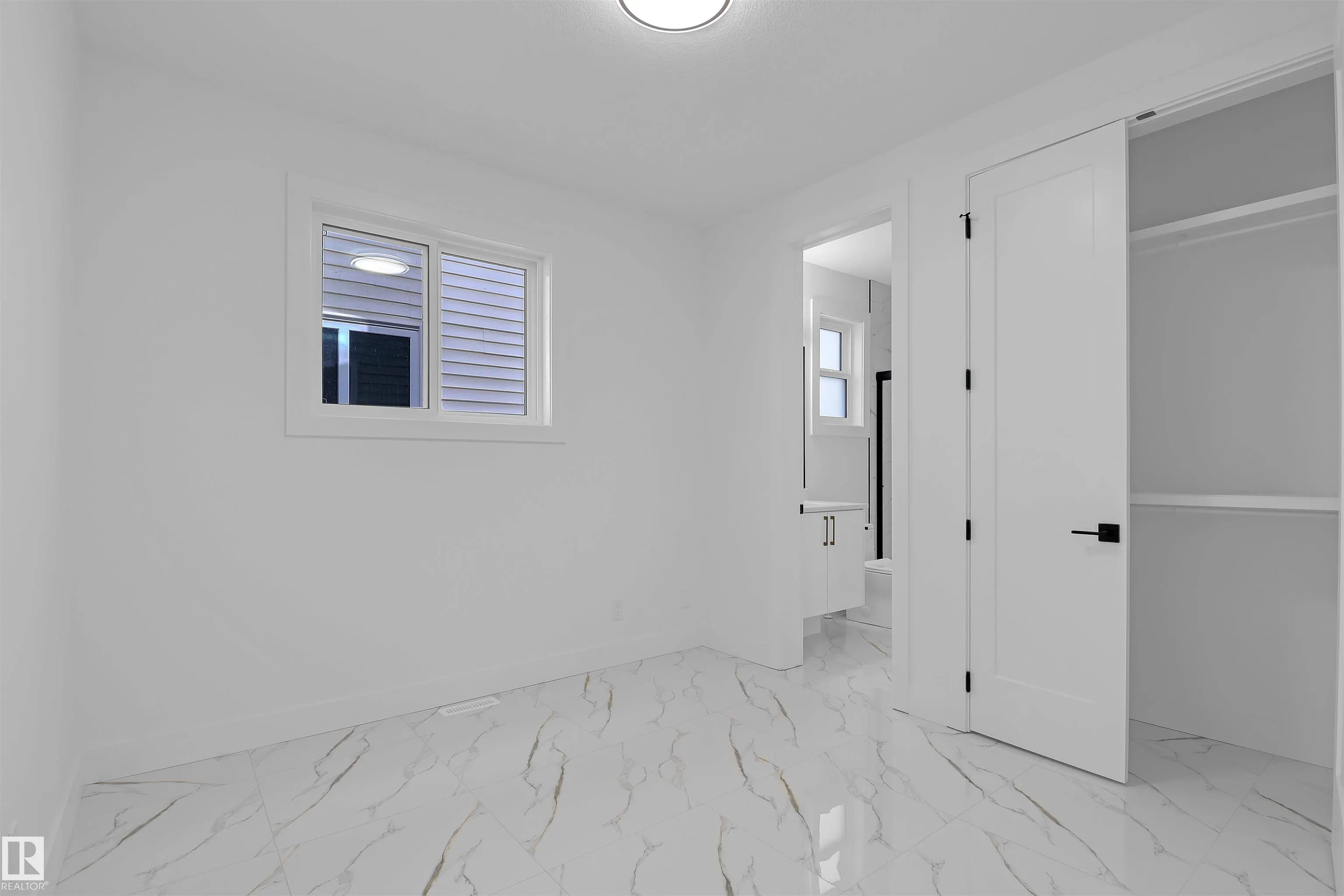 1504 151 Avenue