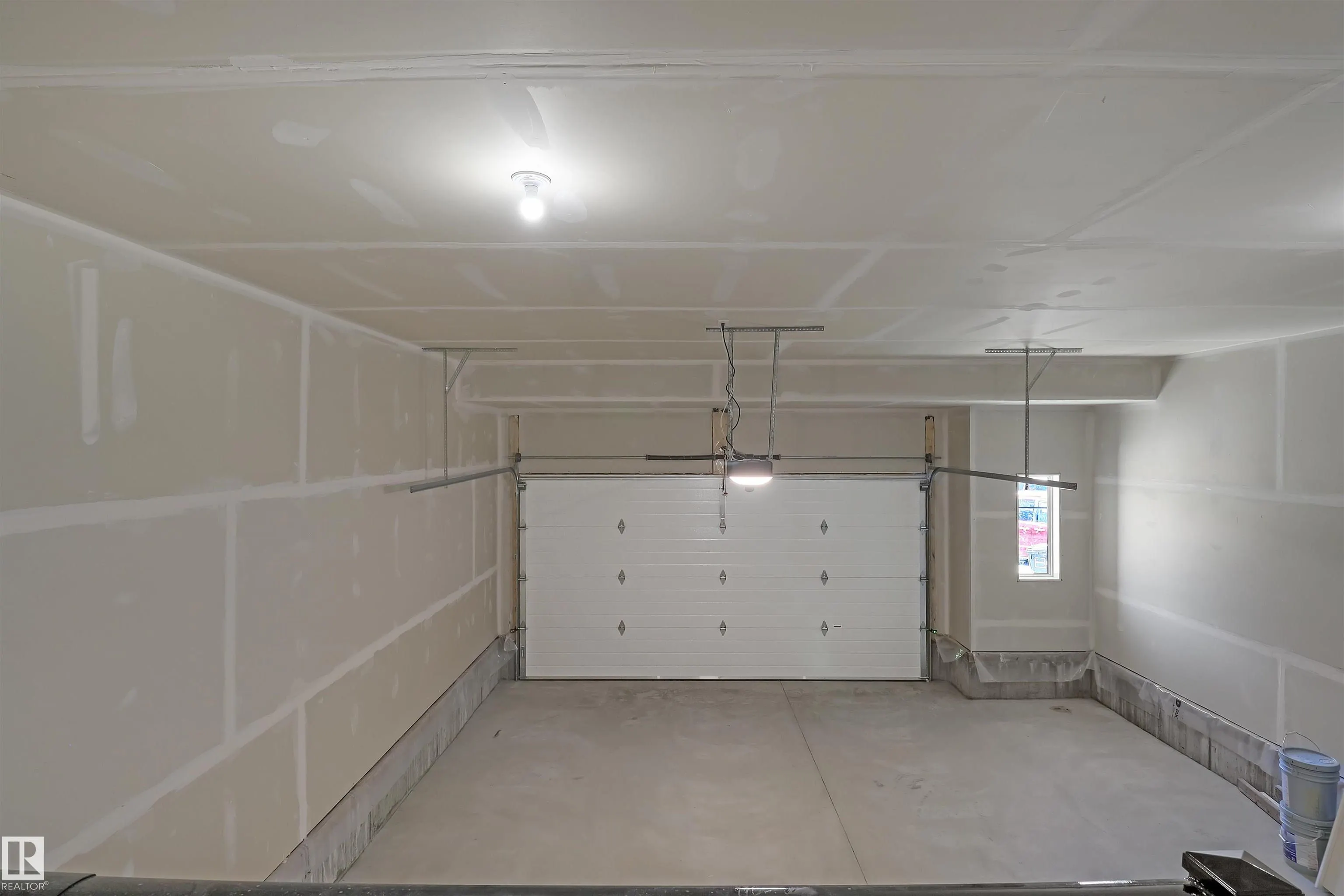 1504 151 Avenue