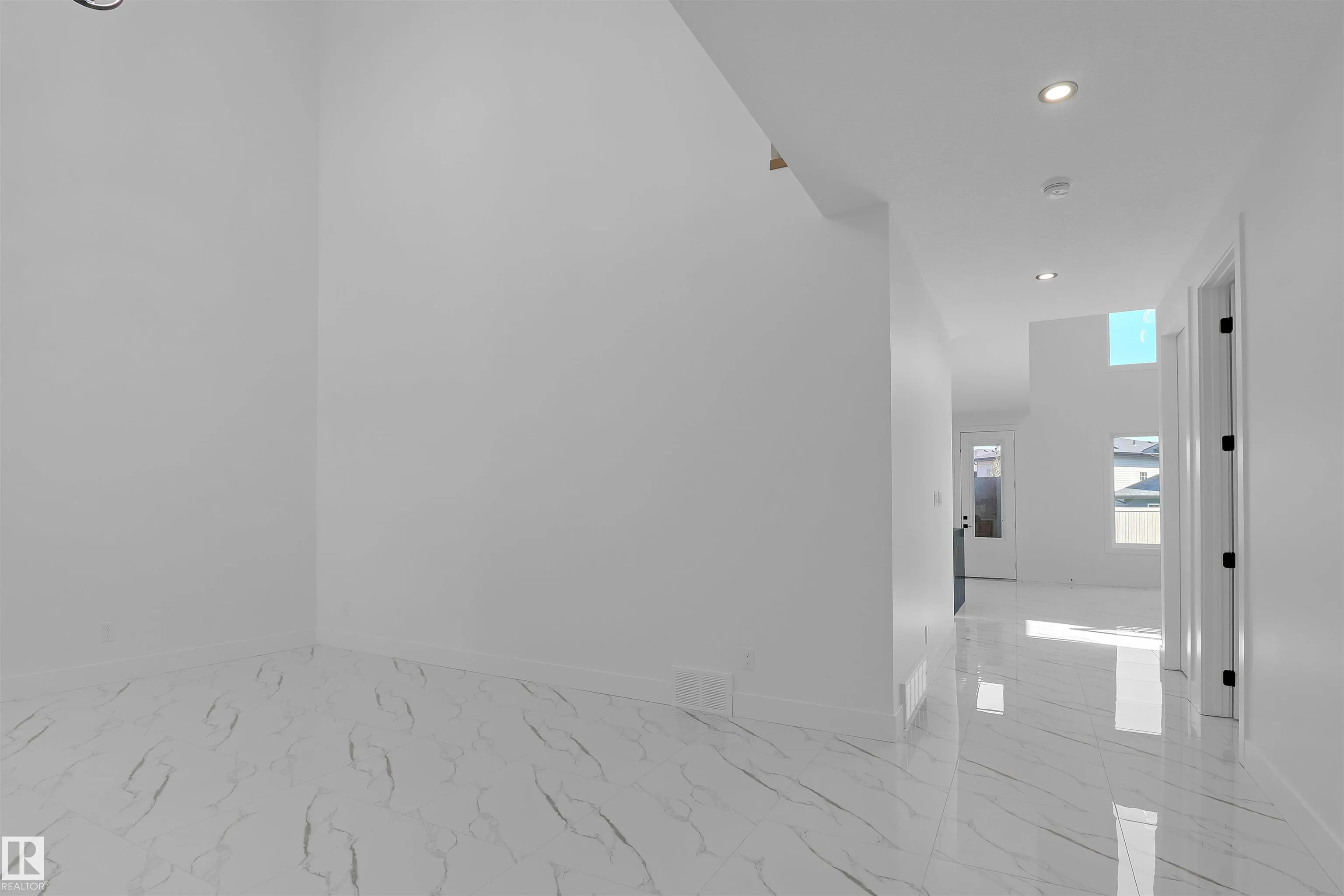 1504 151 Avenue