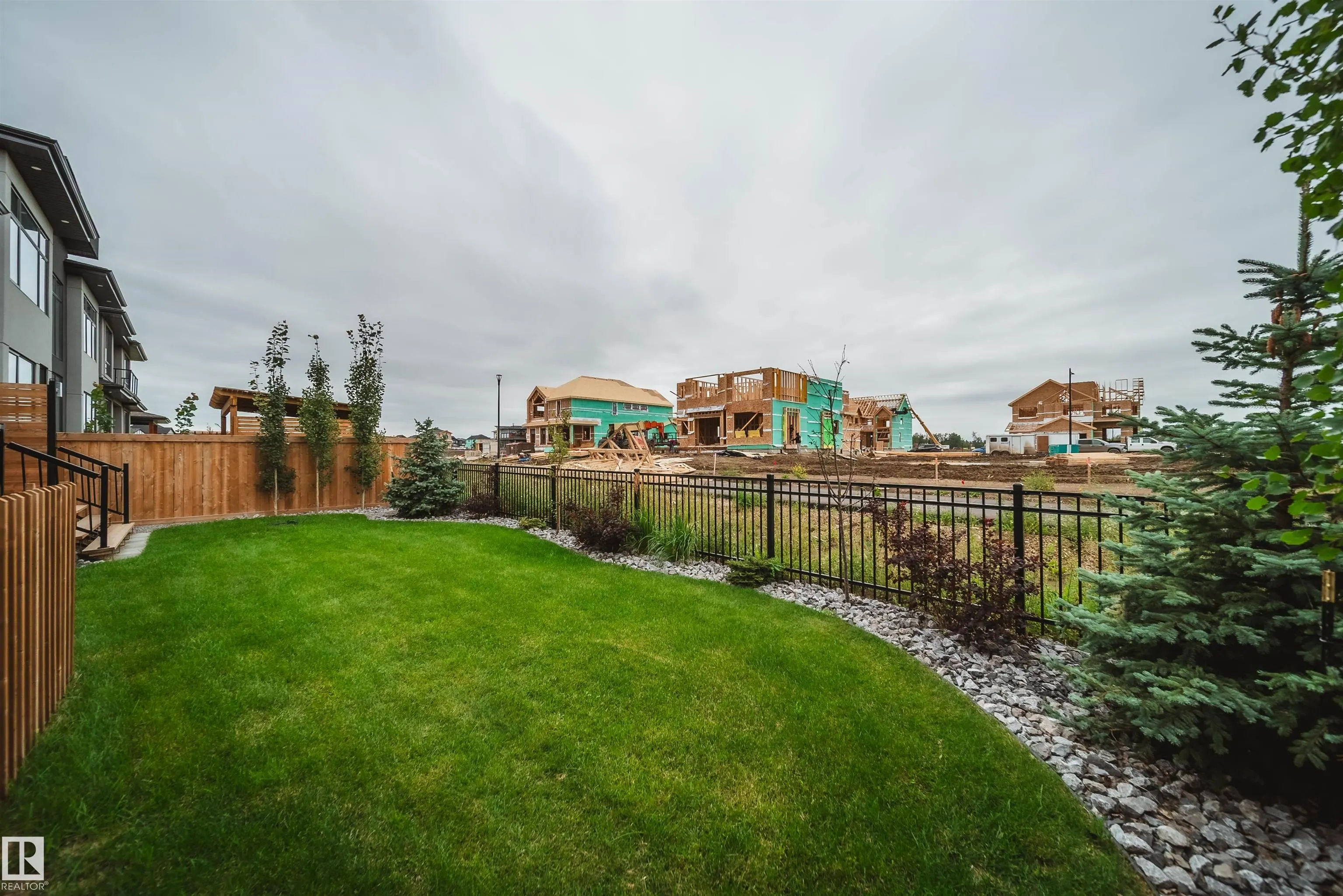 4832 KNIGHT Crescent
