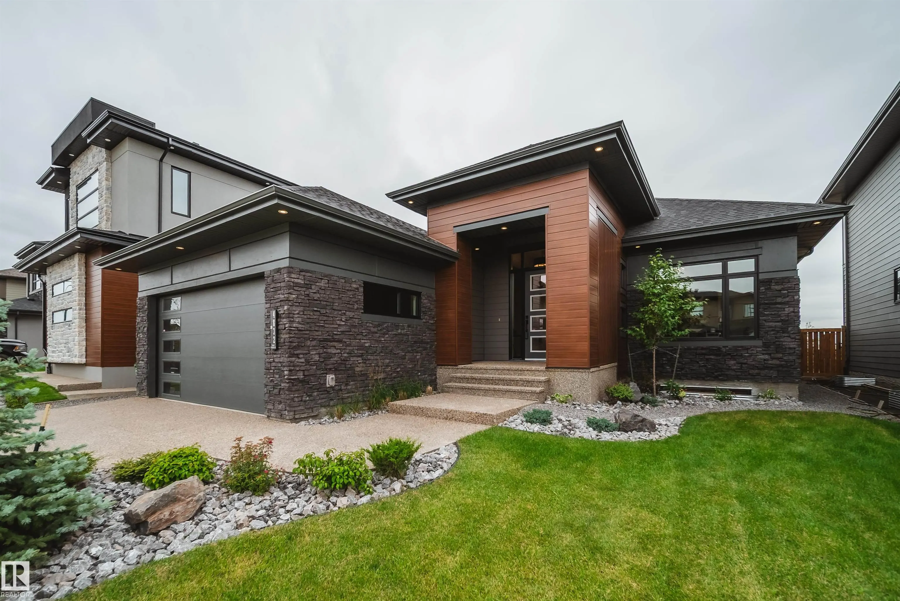 4832 KNIGHT Crescent
