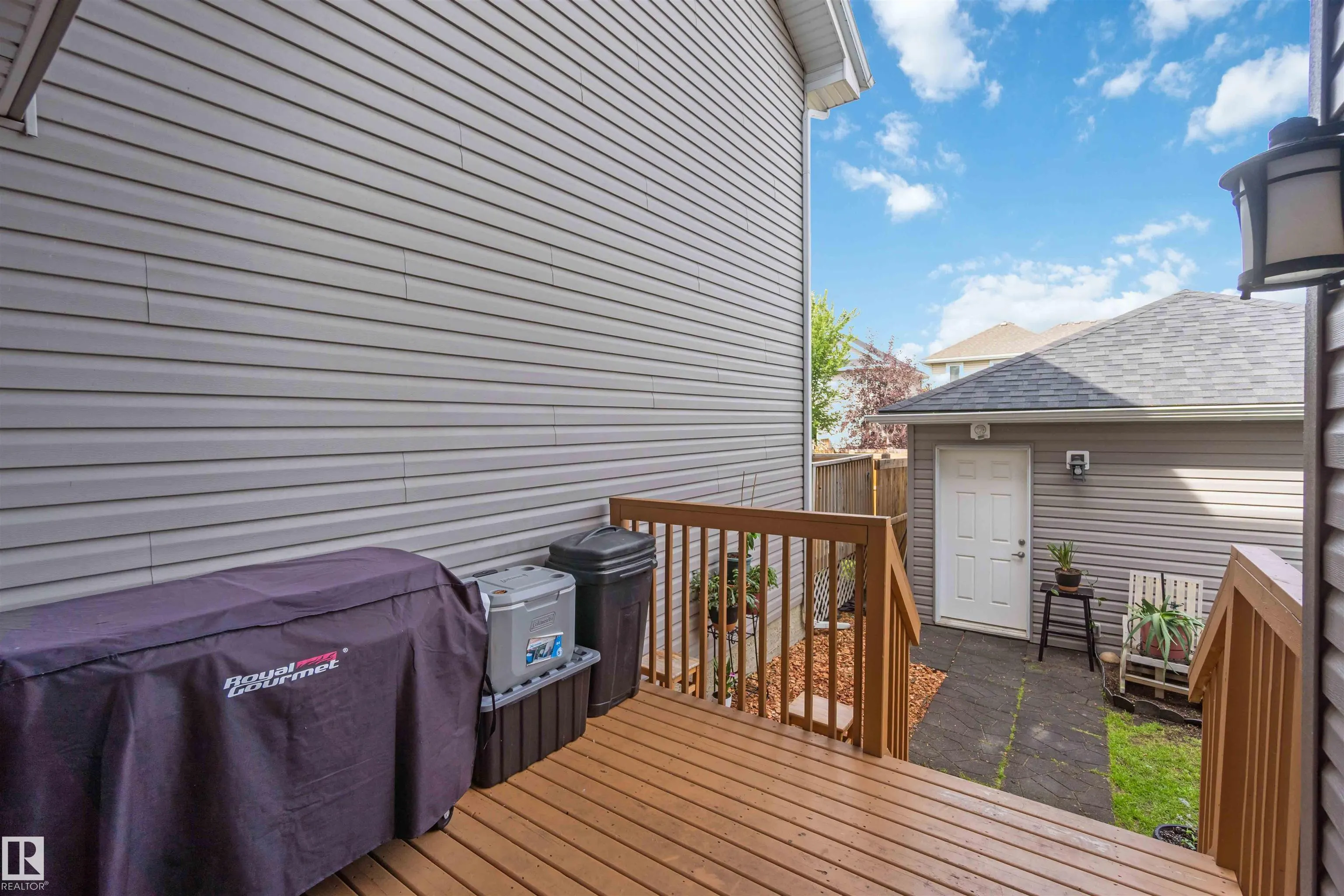 2626 Blue Jay Close NW