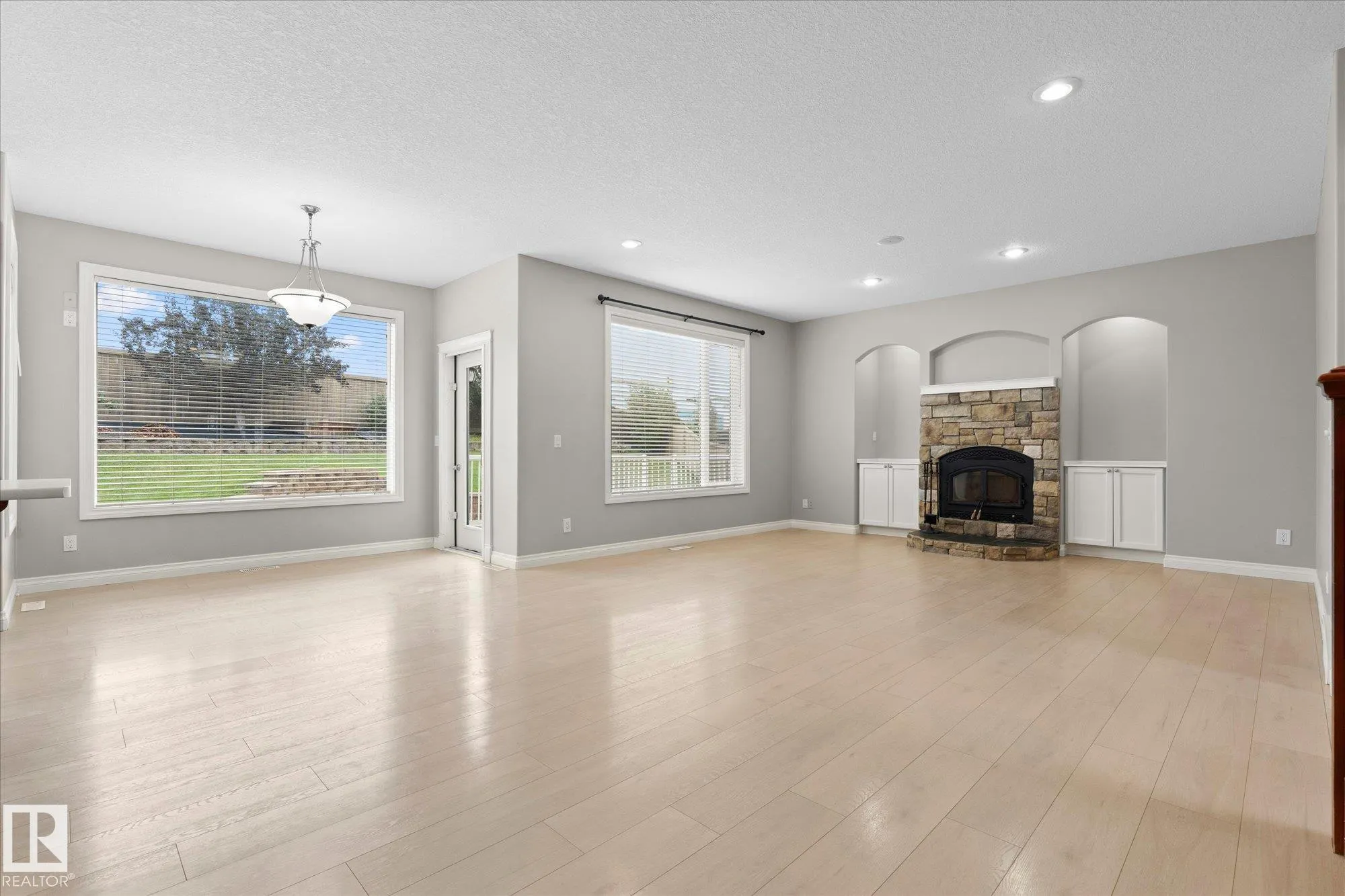 23 LAMPLIGHT Cove