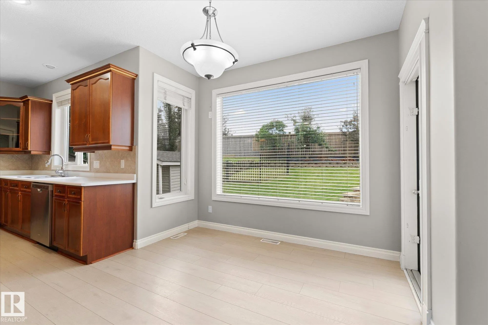 23 LAMPLIGHT Cove