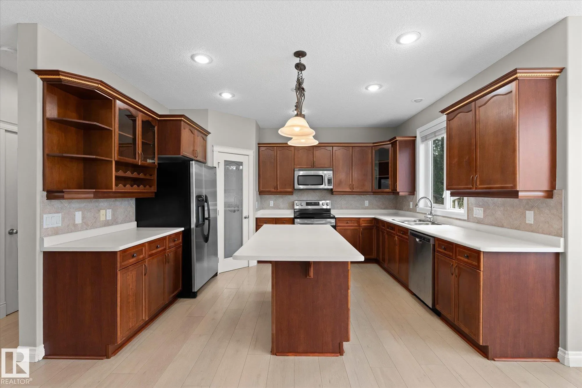 23 LAMPLIGHT Cove