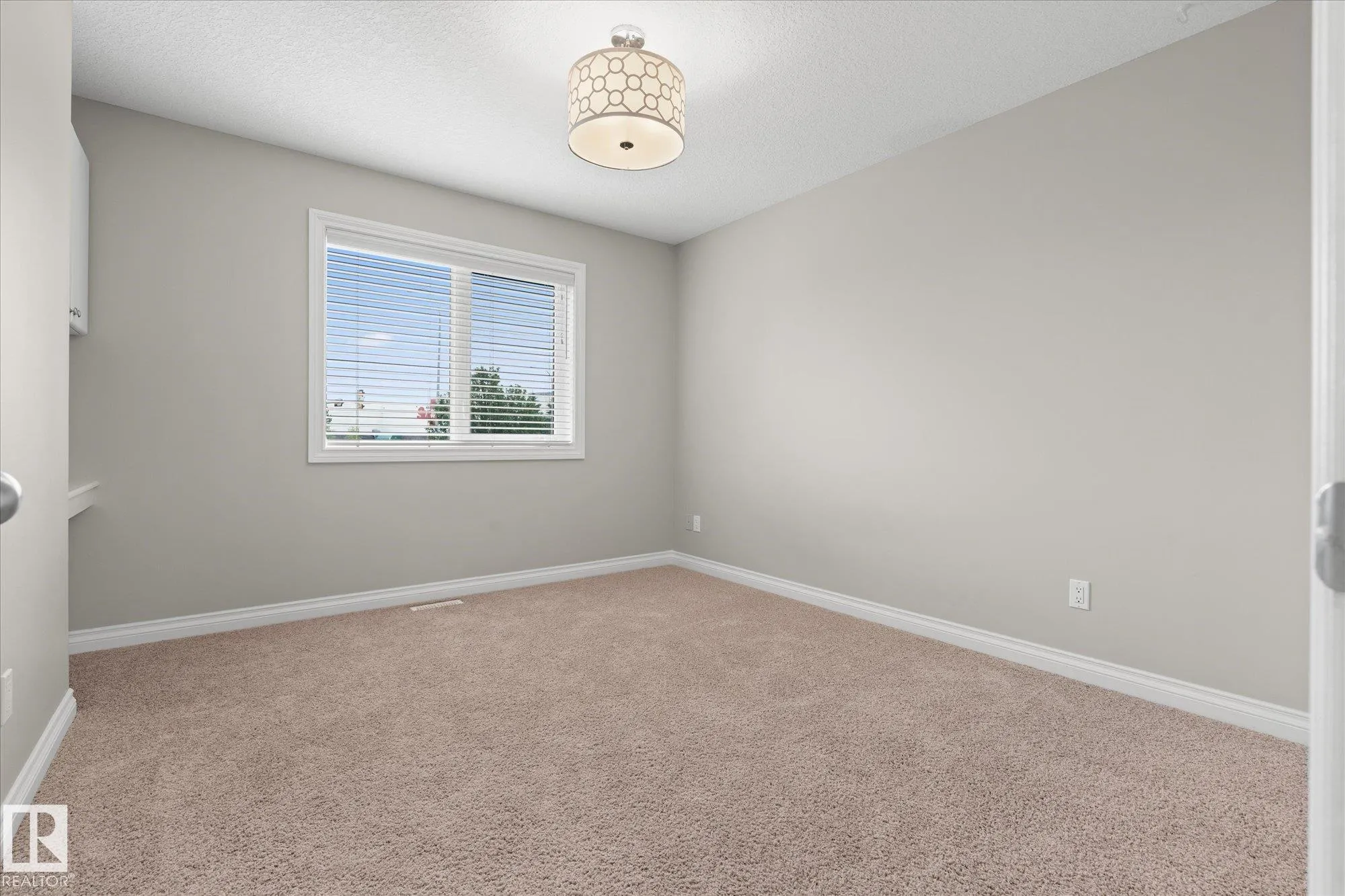 23 LAMPLIGHT Cove