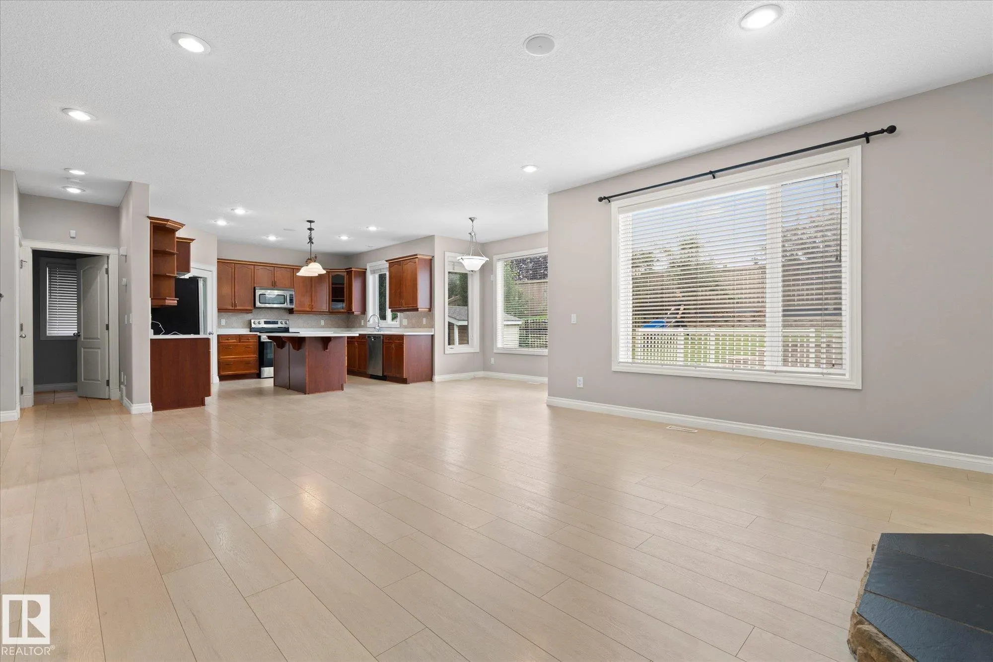 23 LAMPLIGHT Cove