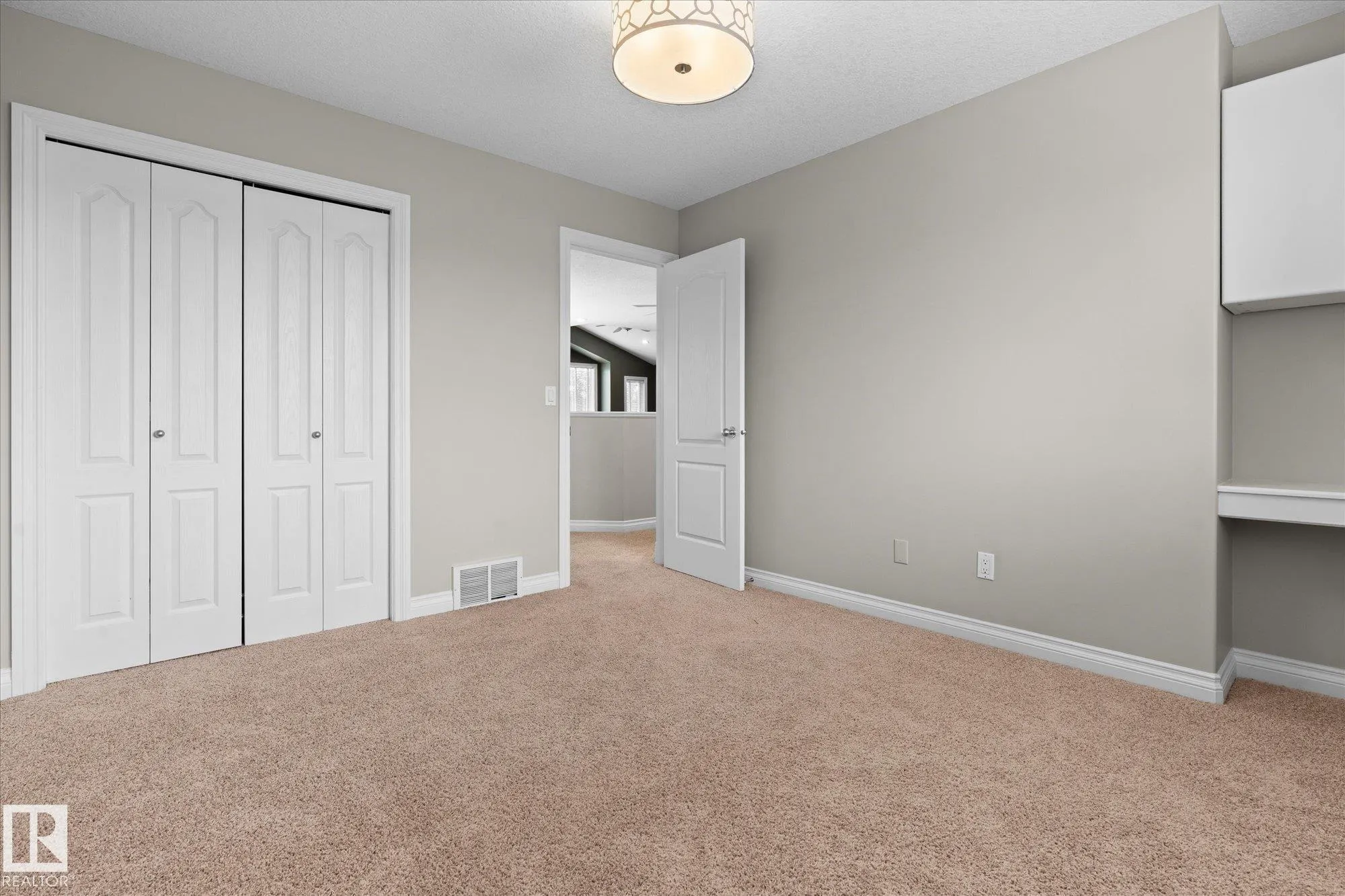 23 LAMPLIGHT Cove