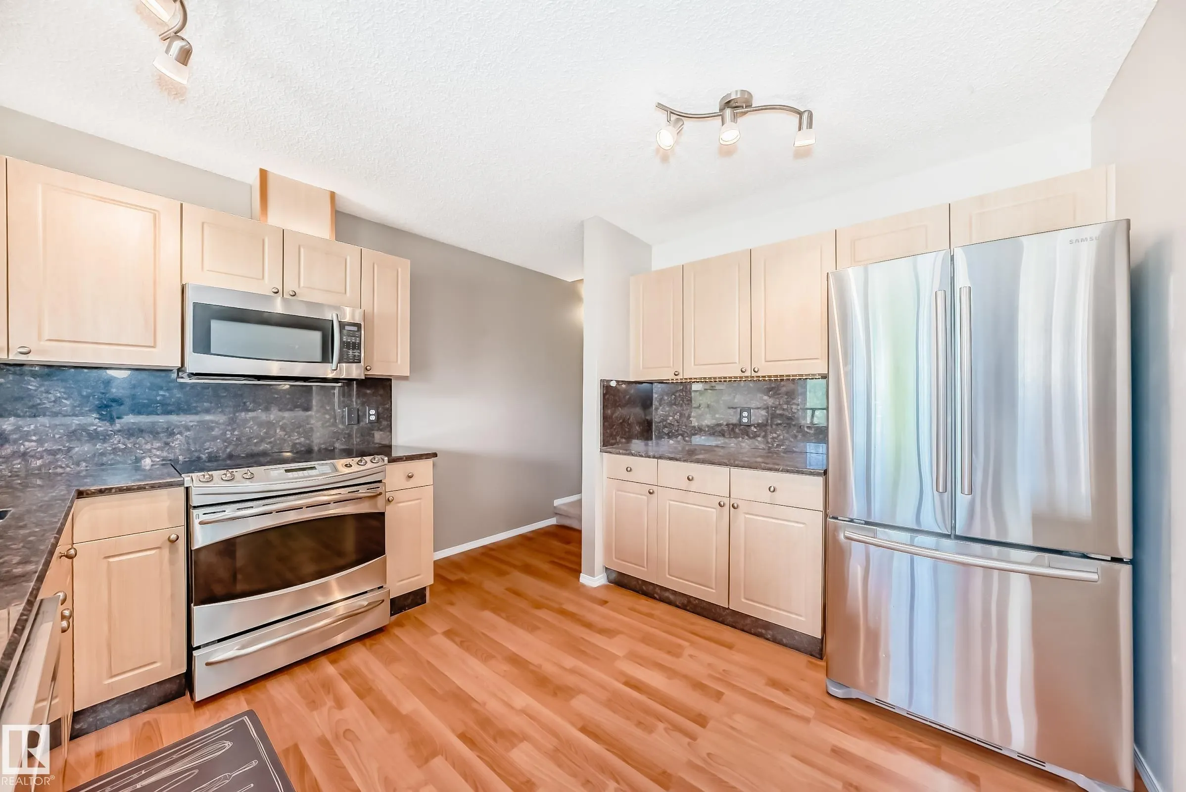 1391 HERMITAGE Road