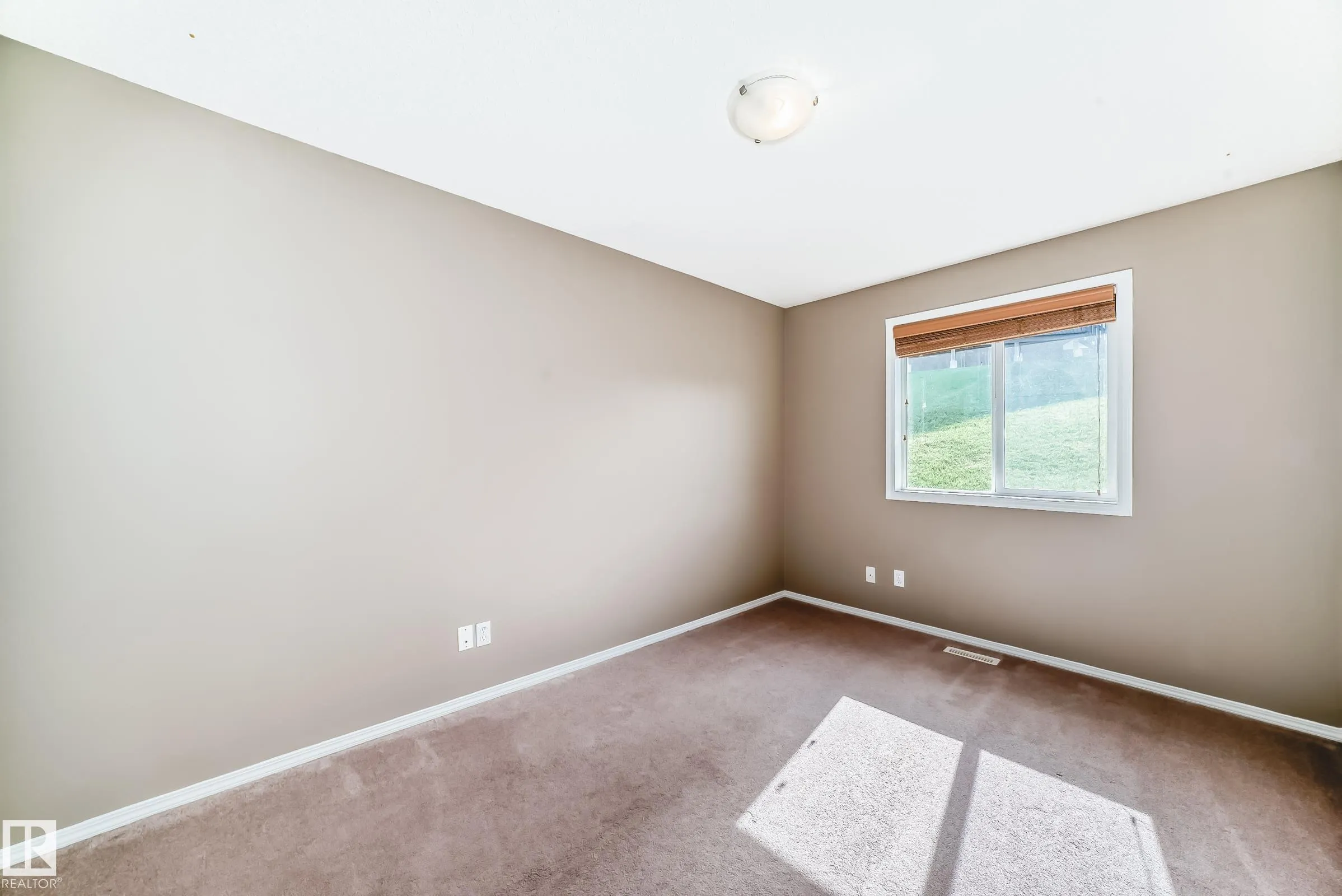 1391 HERMITAGE Road