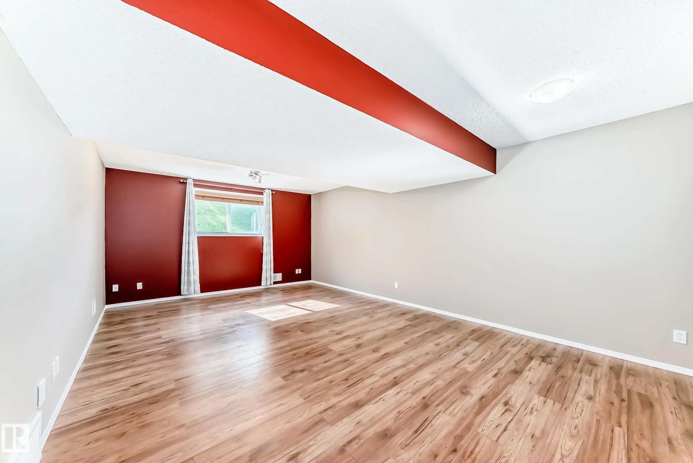 1391 HERMITAGE Road
