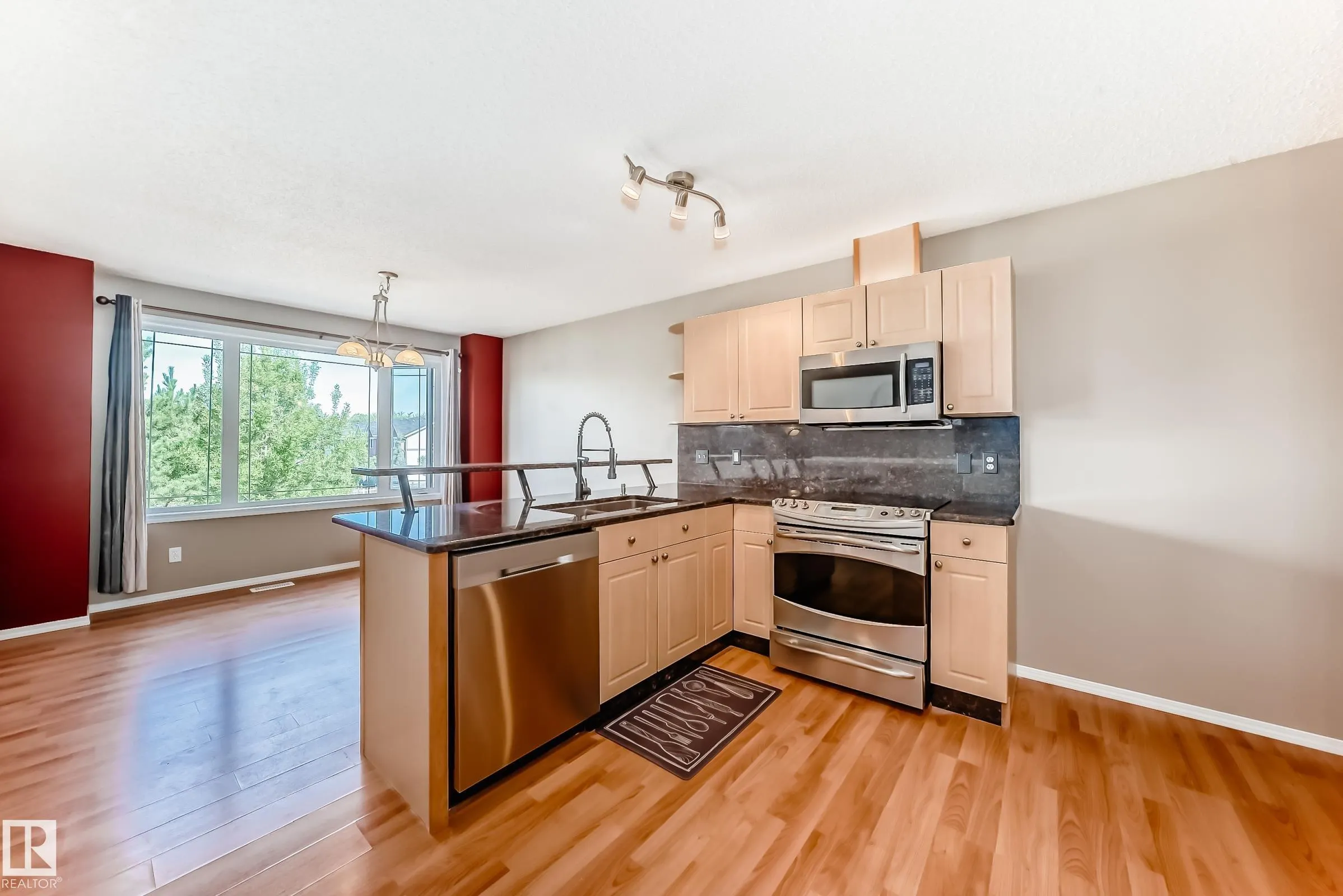 1391 HERMITAGE Road