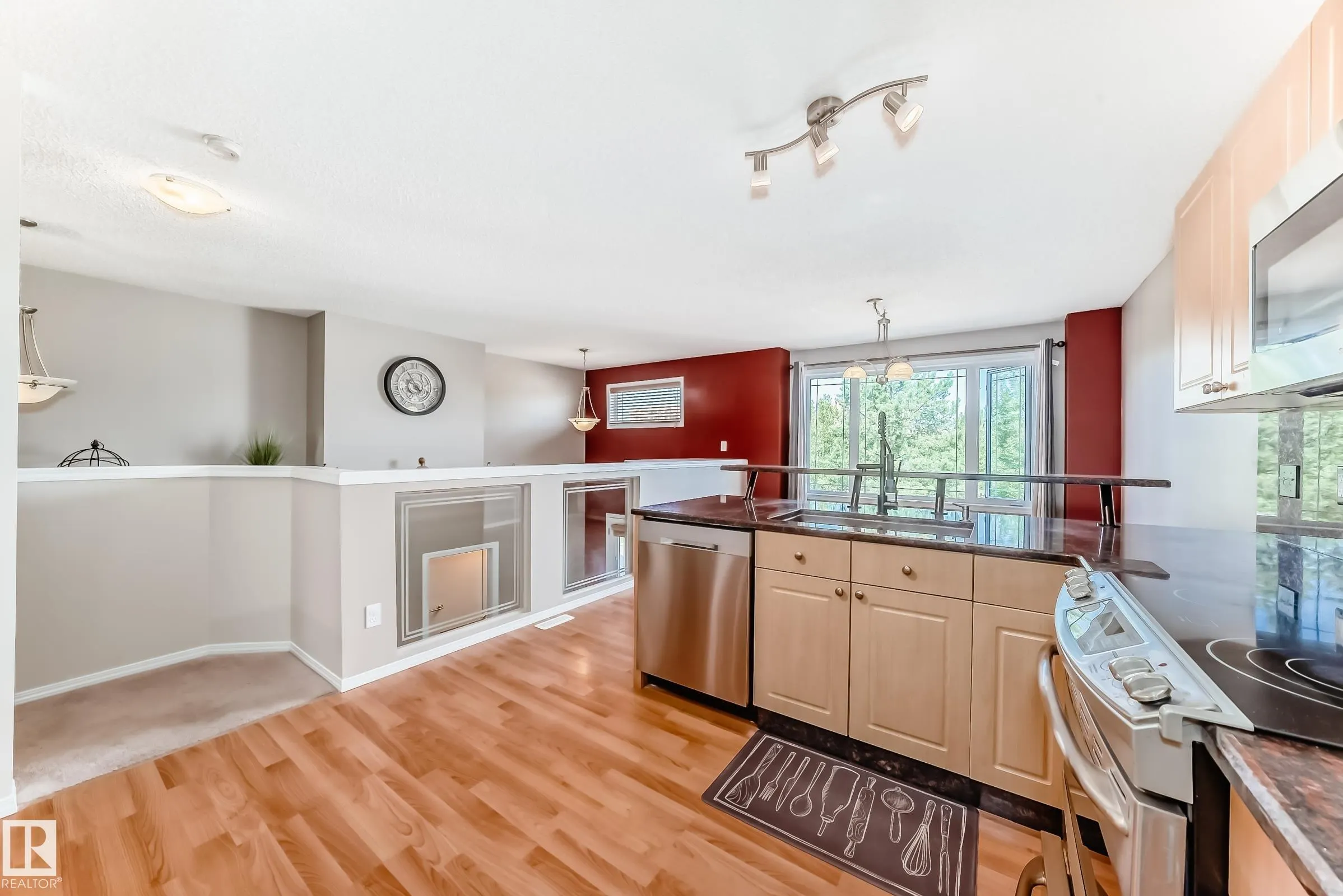 1391 HERMITAGE Road