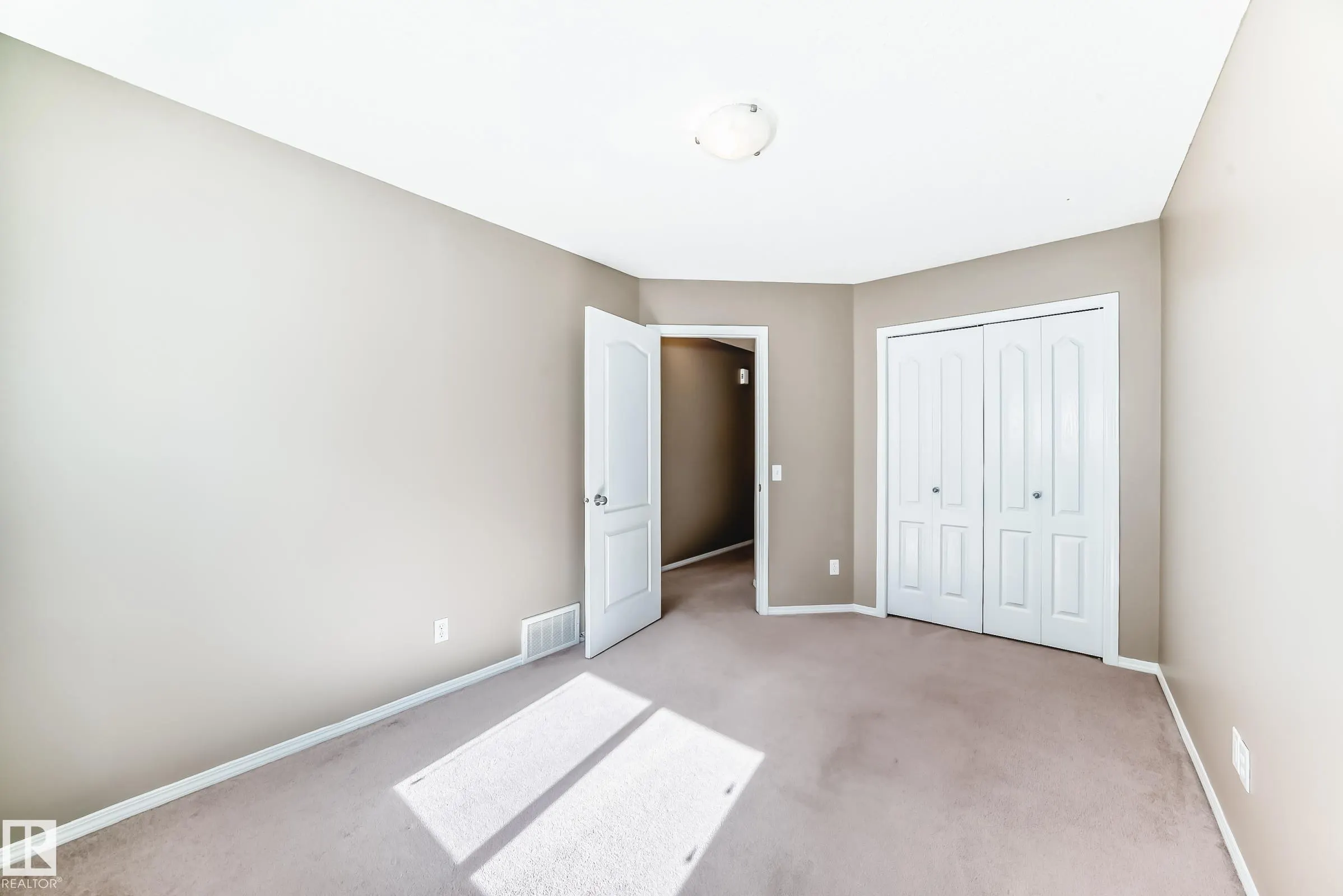 1391 HERMITAGE Road