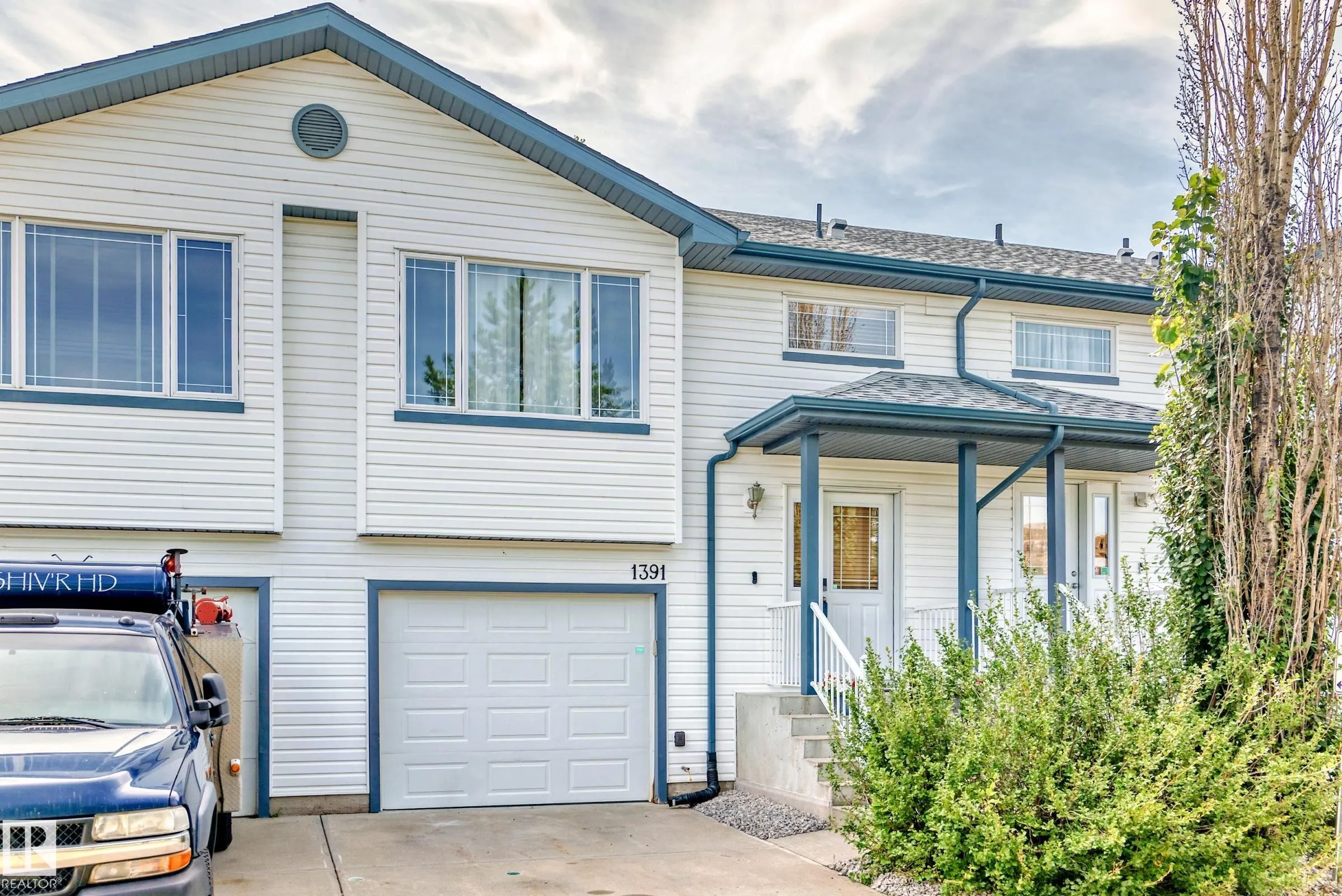 1391 HERMITAGE Road