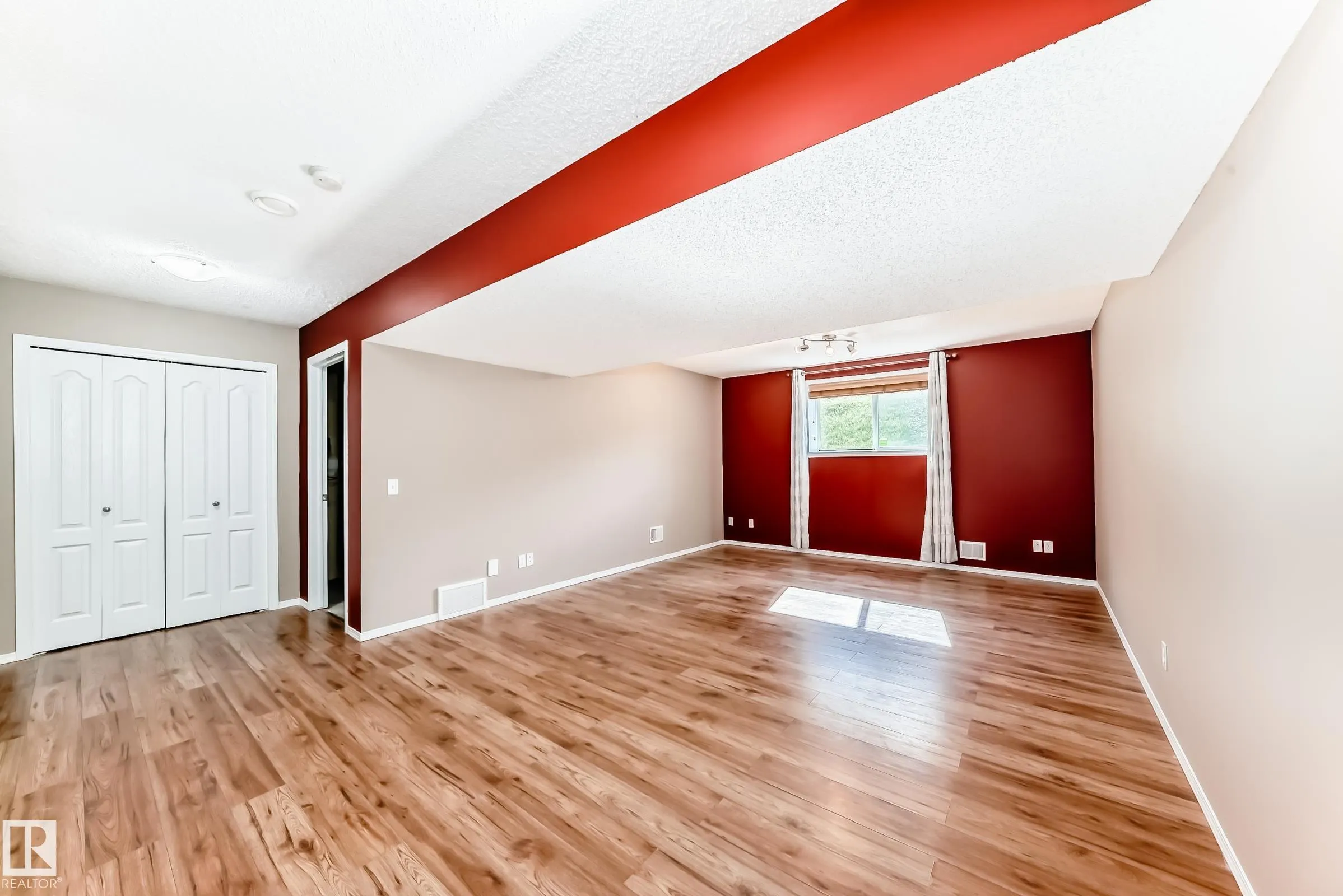 1391 HERMITAGE Road
