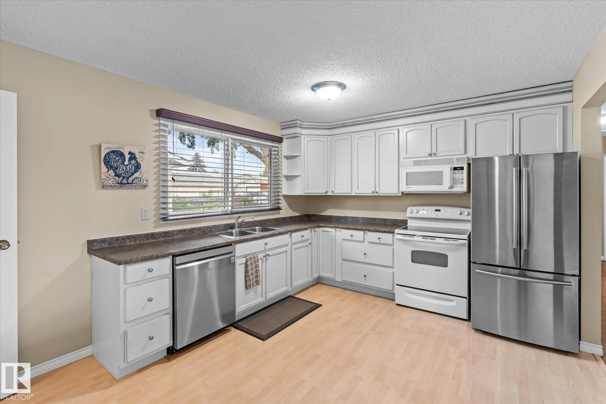 60 WOODHAVEN Drive